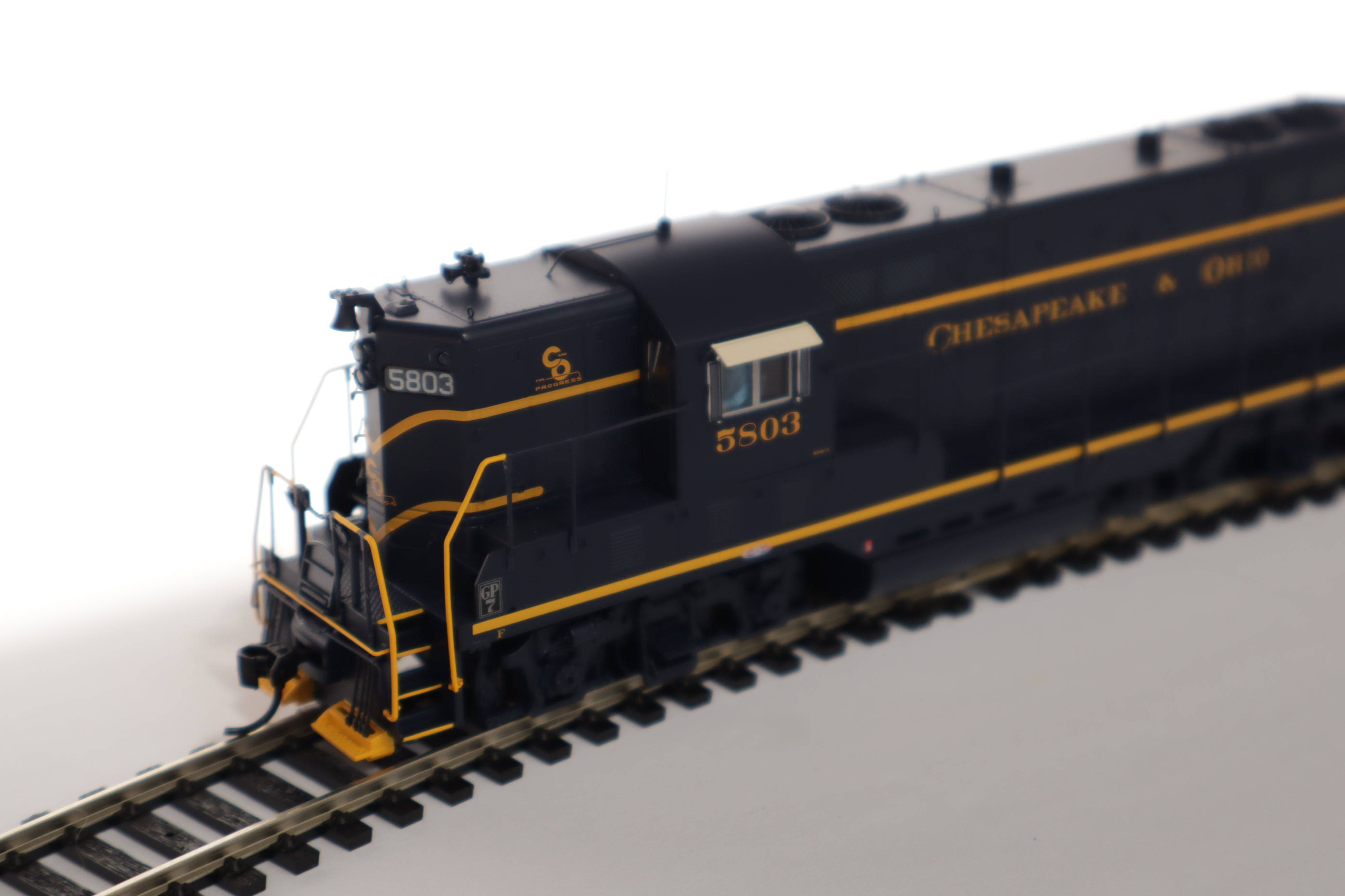 Walthers HO 920-42418 - Proto - EMD GP7 Diesel Locomotive "Chesapeake & Ohio" #5810 w/ DCC/Sound