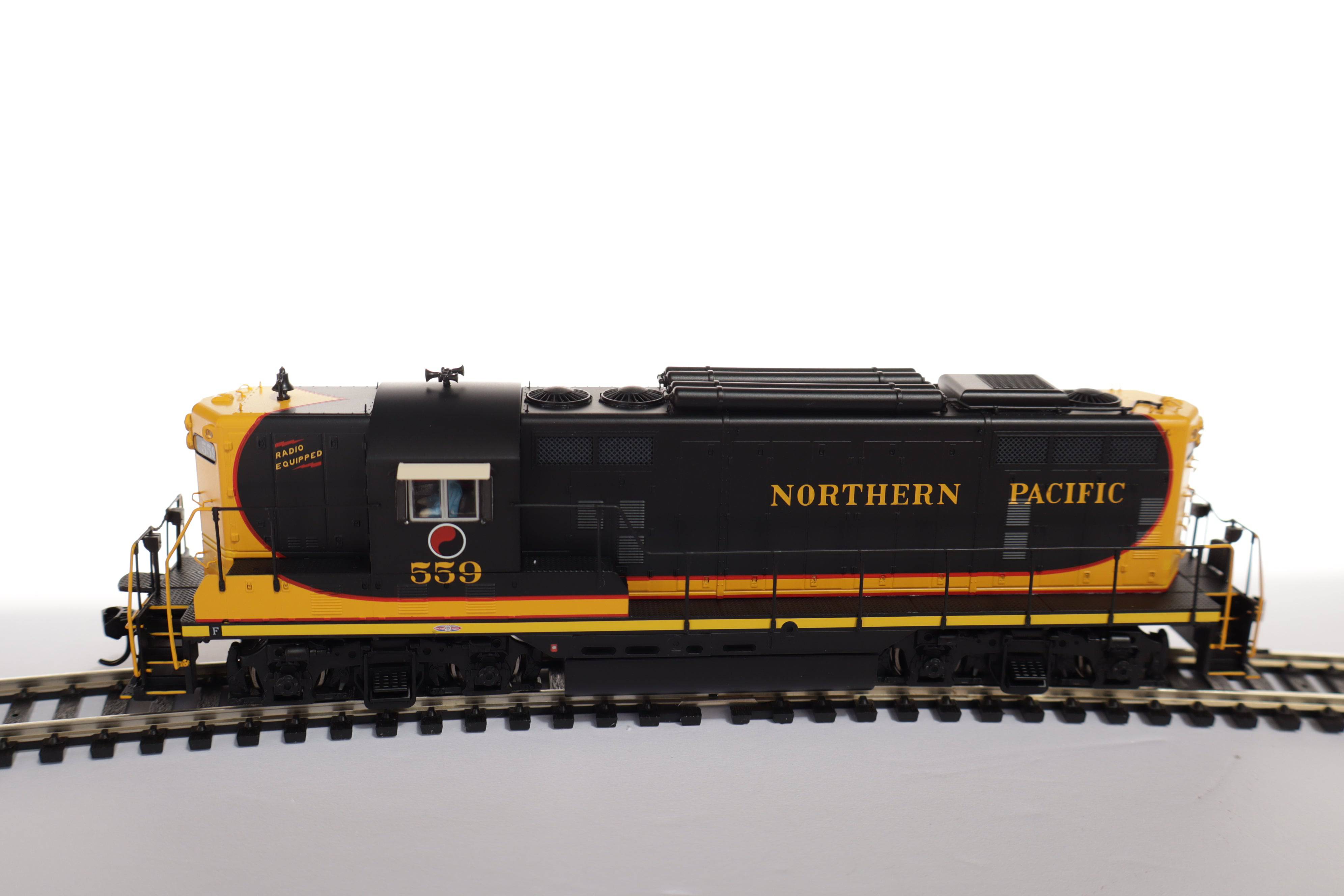 Walthers HO 920-42423 - Proto - EMD GP7 Diesel Locomotive "Northern Pacific" #559 (w/DCC/Sound)