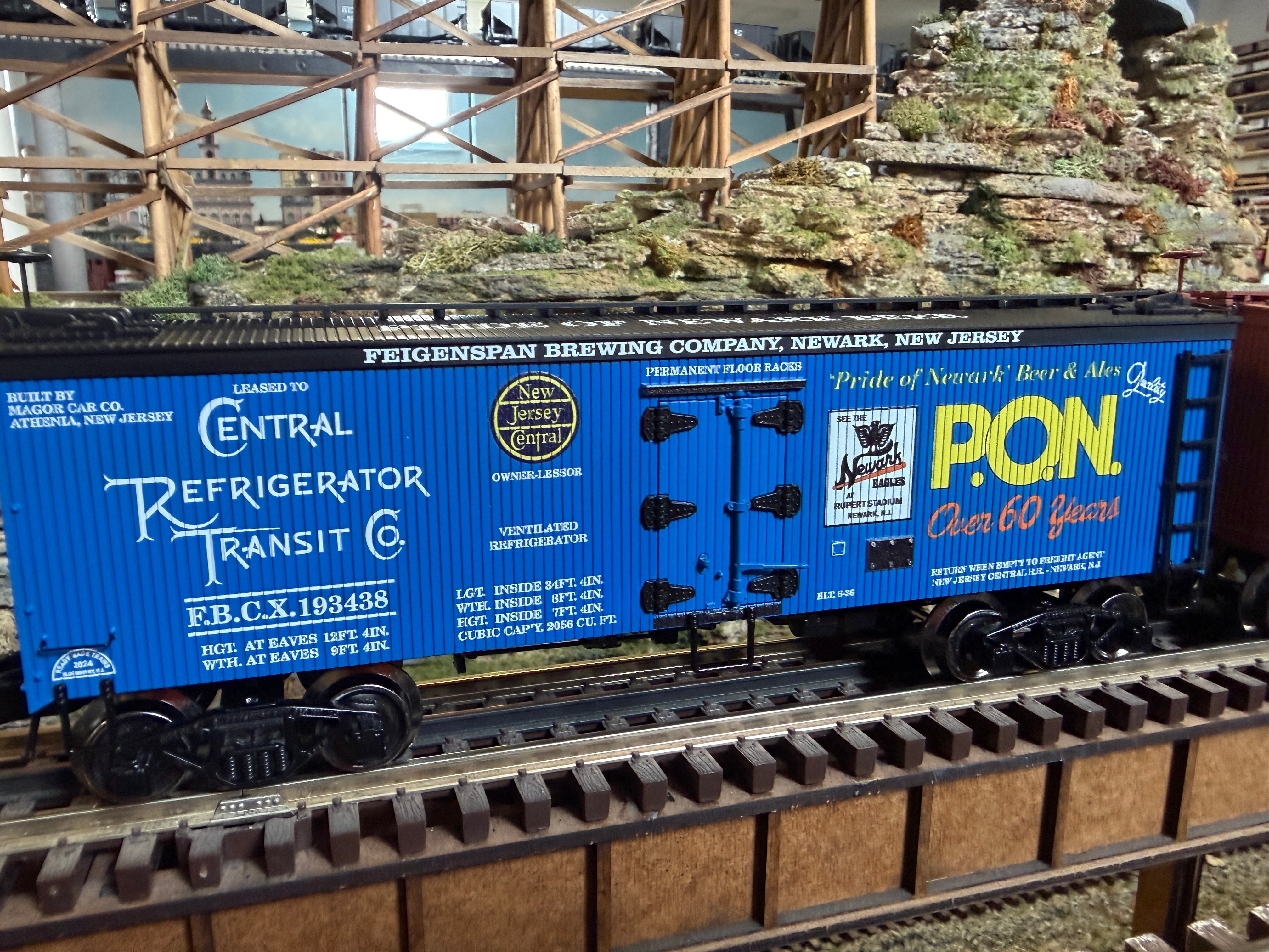 Ready Made Trains RMT-86193 - 36' Woodside Reefer Car "Pride of Newark Beer" (P.O.N)
