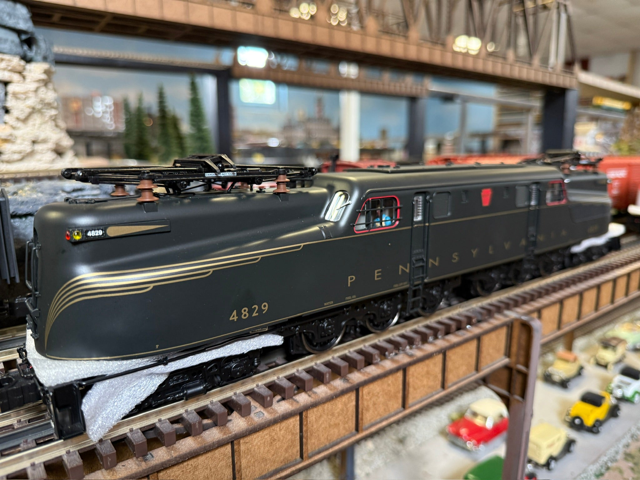 Lionel 2533080 - Vision Line GG1 Electric Engine "Pennsylvania" #4829