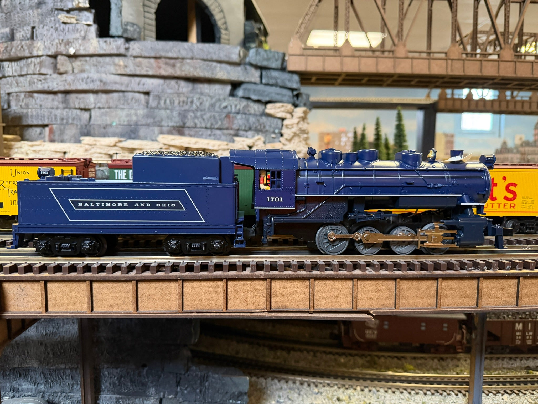 Lionel 2545040 - LionChief 0-8-0 Steam Locomotive "Baltimore & Ohio" #1701