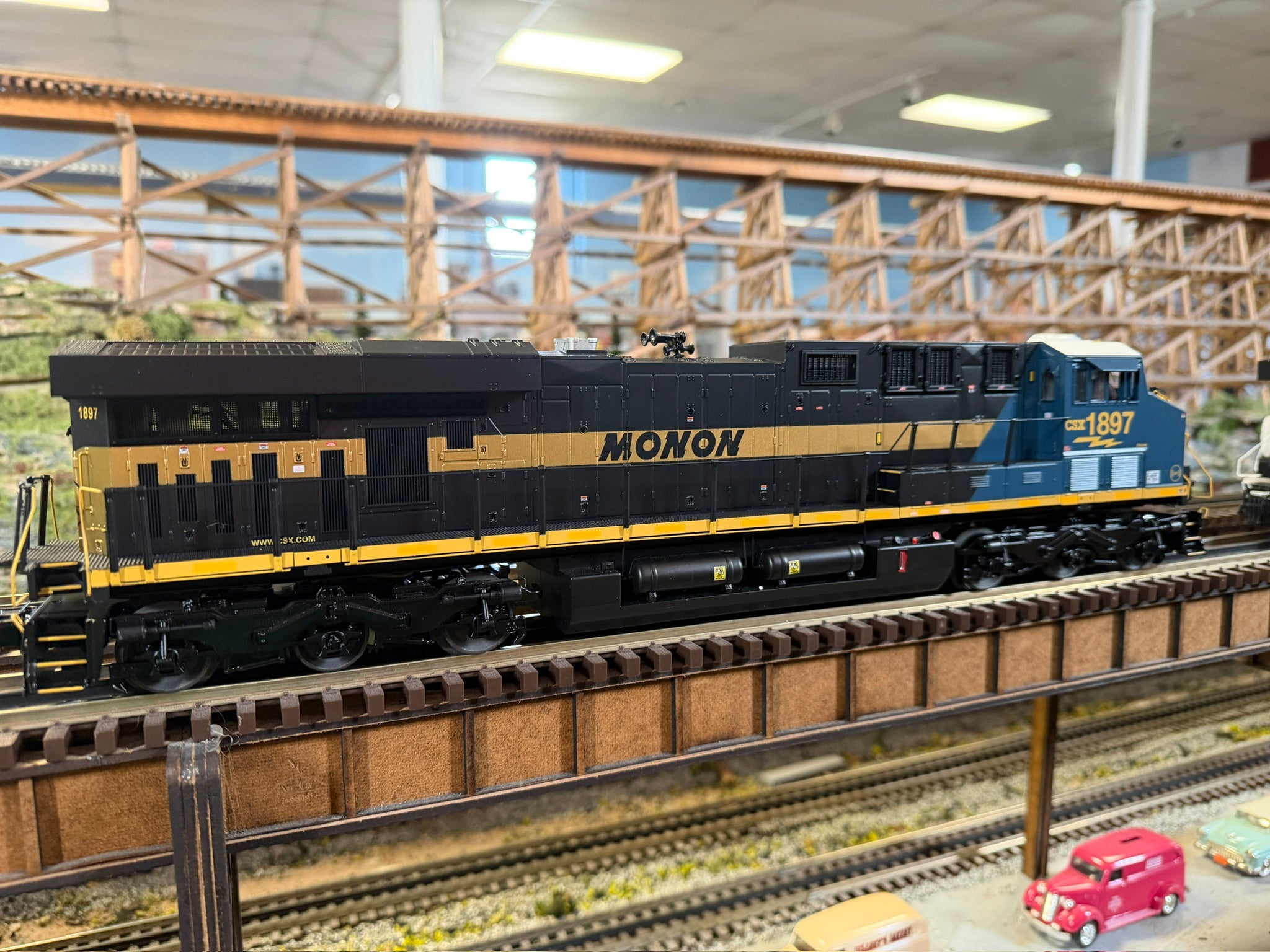 Atlas O 30138419 - Premier - ES44 Diesel Locomotive "CSX" #1897 (Monon Heritage)