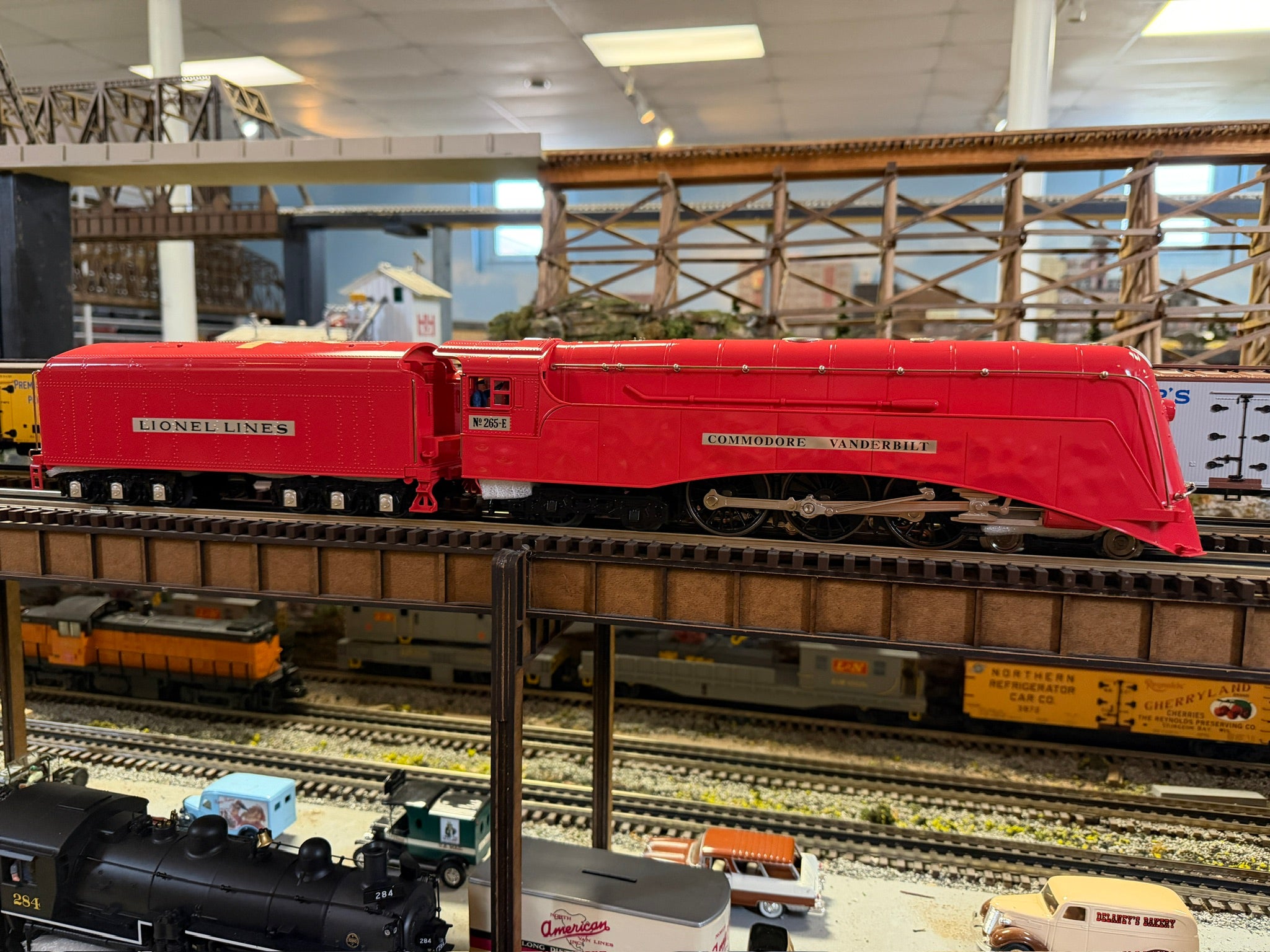 Lionel 2531390 - Vision Line Commodore Vanderbilt "Lionel Lines" (Red)