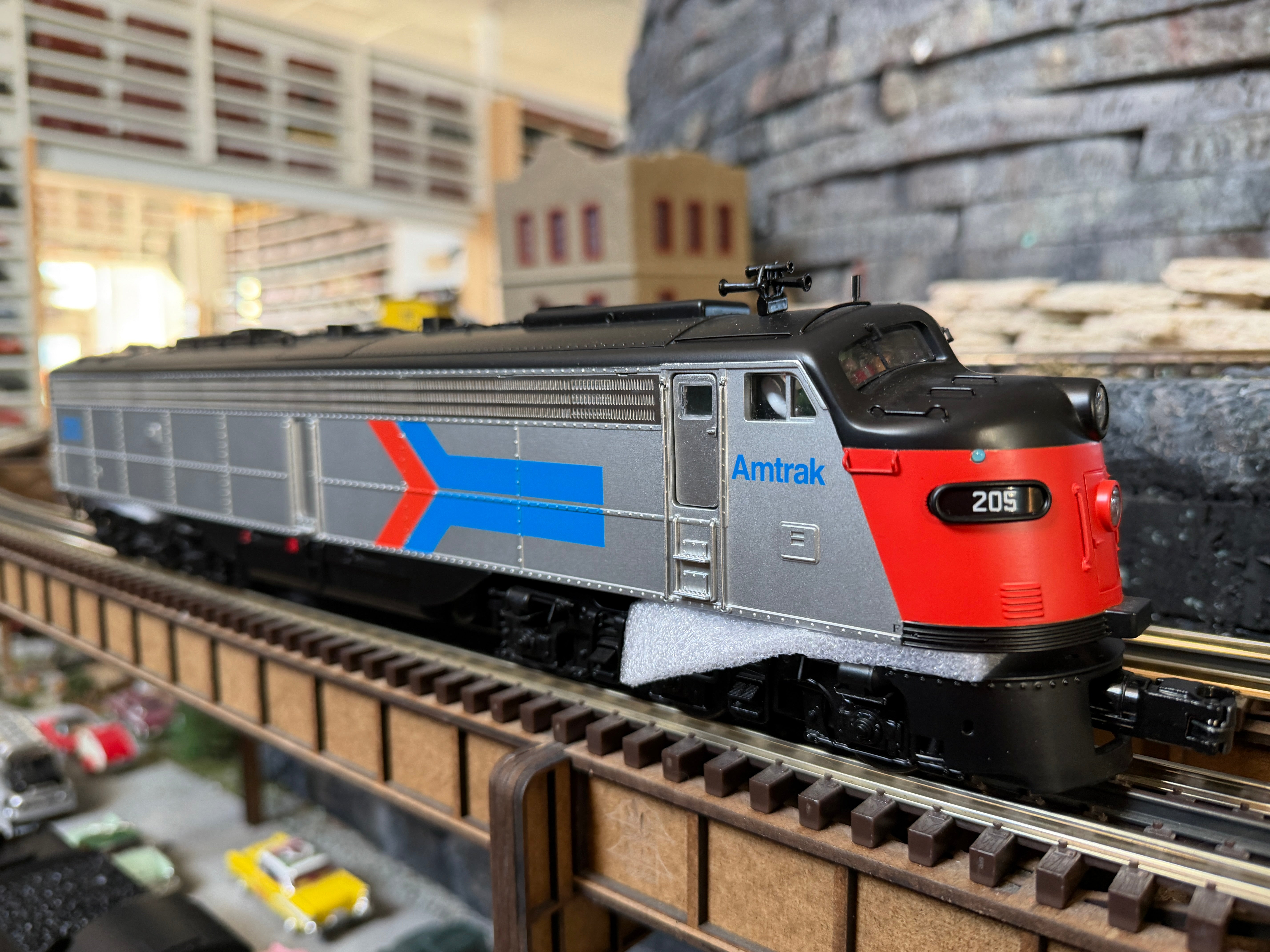 Atlas O 30138230 - Premier - E8 Diesel Locomotive "Amtrak" #205 w/ PS3 (Powered)