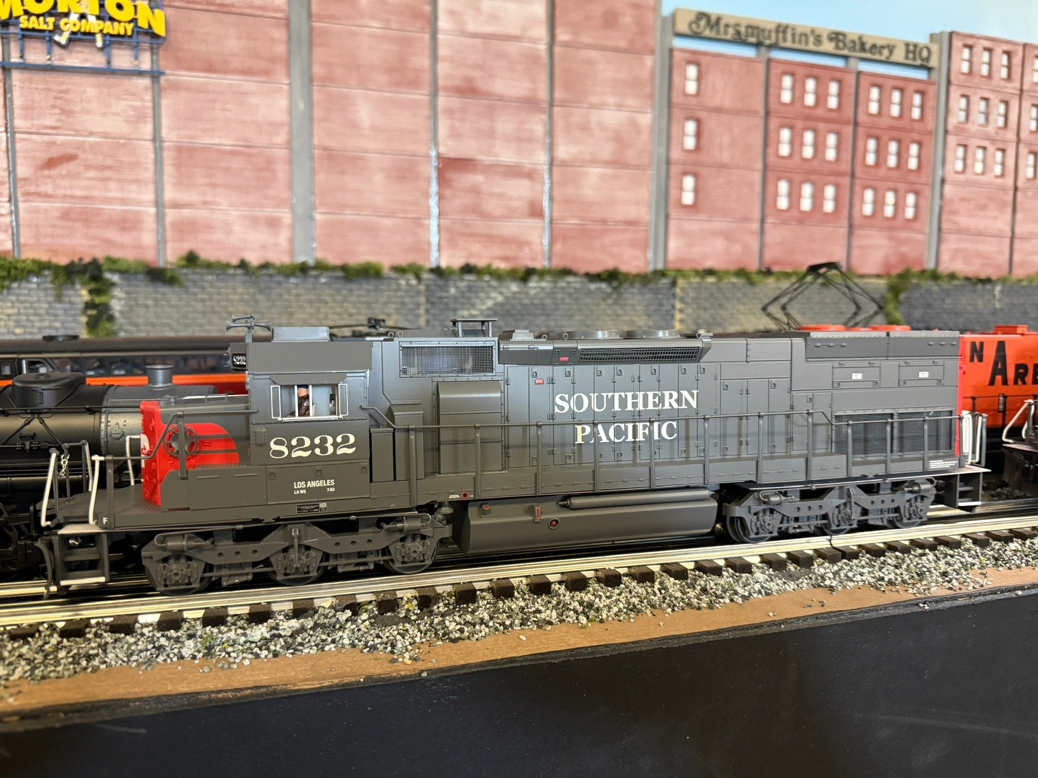 Lionel 2533842 - Legacy SD40T-2 Diesel Locomotive "Southern Pacific" #8236