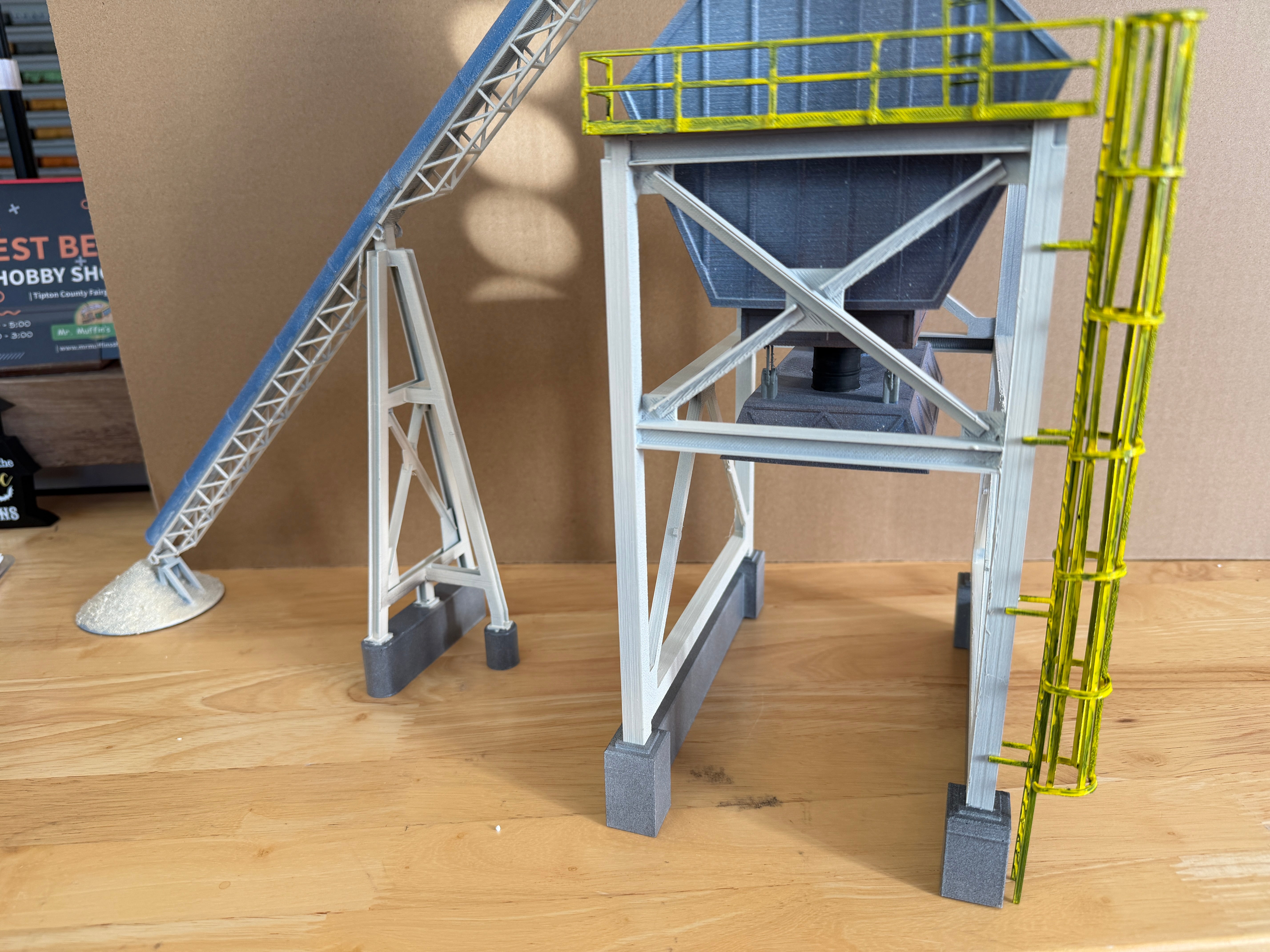 Sedgwick O Scale Models M008 - Paul Bunyan Lumber Mill's Wood Chip Loader