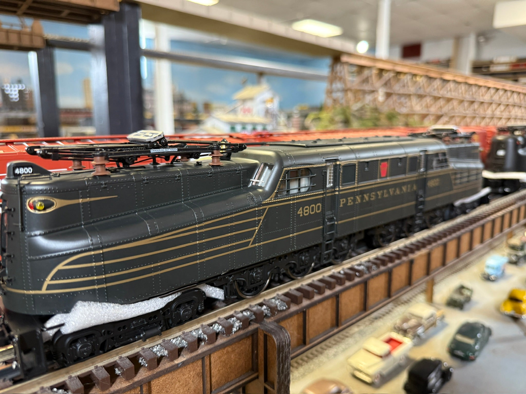 Lionel 2533070 - Vision Line GG1 Electric Engine "Pennsylvania" #4800