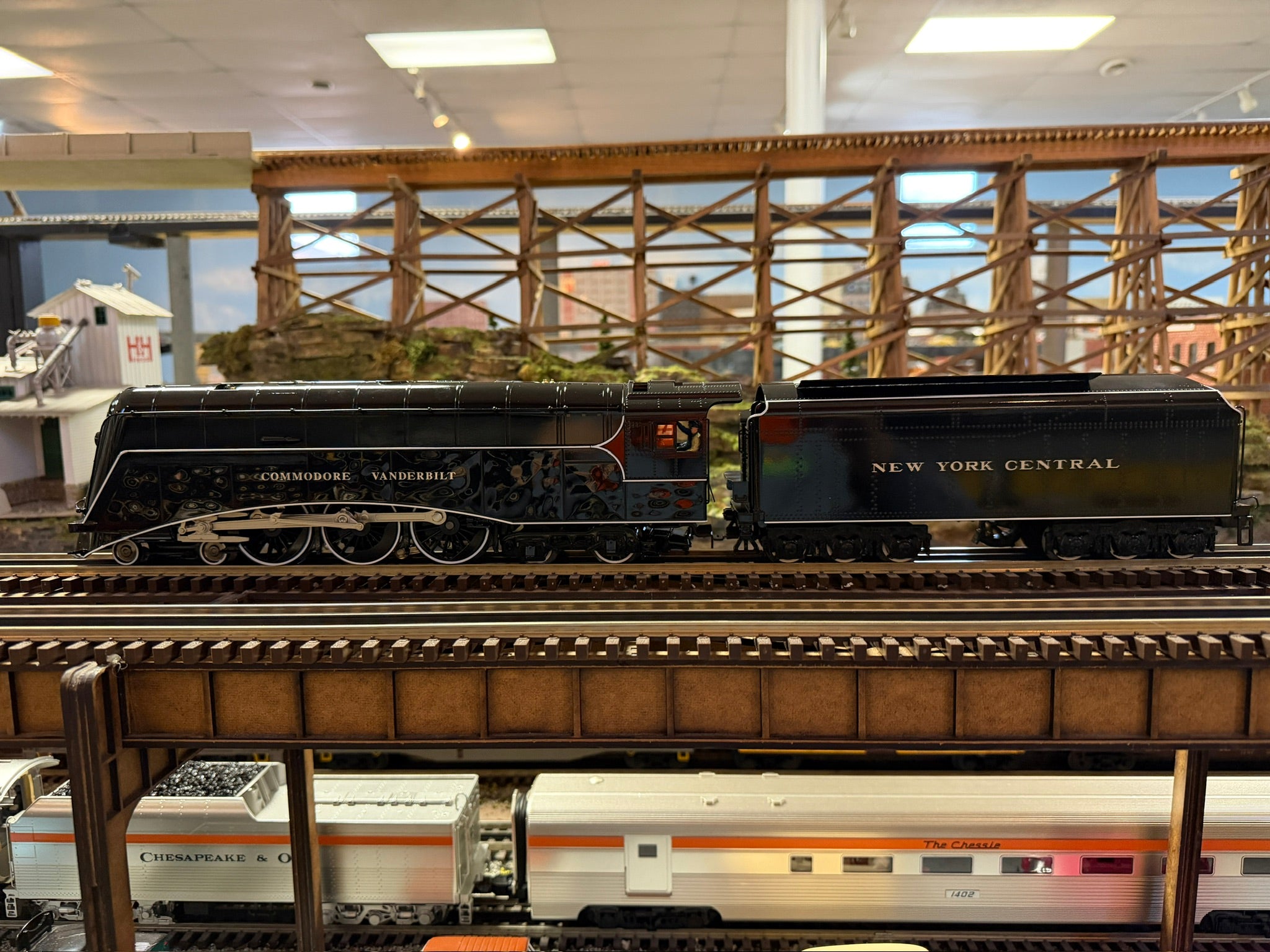 Lionel 2531870 - Vision Line Commodore Vanderbilt Hudson Steam Locomotive "New York Central" (All Black) - Custom Run for MrMuffin'sTrains - MrMuffin'sTrains