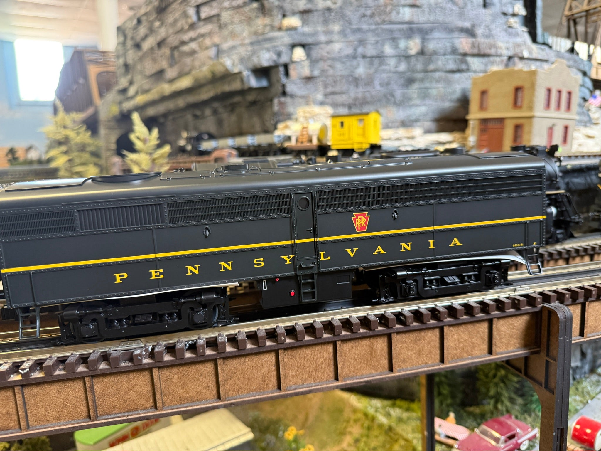Lionel 2533918 - Legacy FB-2 Diesel Locomotive "Pennsylvania" #9614B (Powered)
