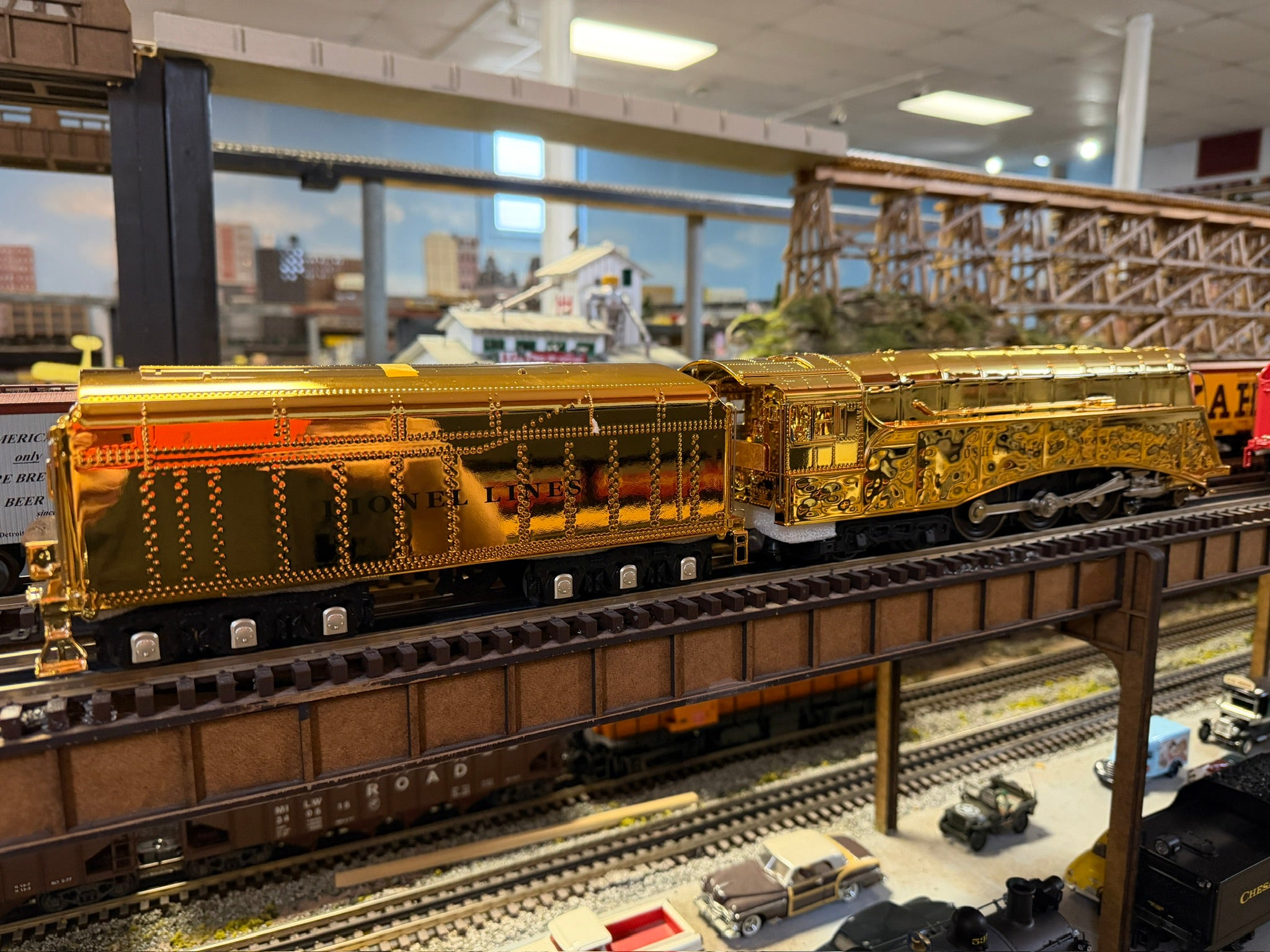 Lionel 2531125 - Vision Line Commodore Vanderbilt Hudson Steam Locomotive "Lionel Lines" #125 (Gold)