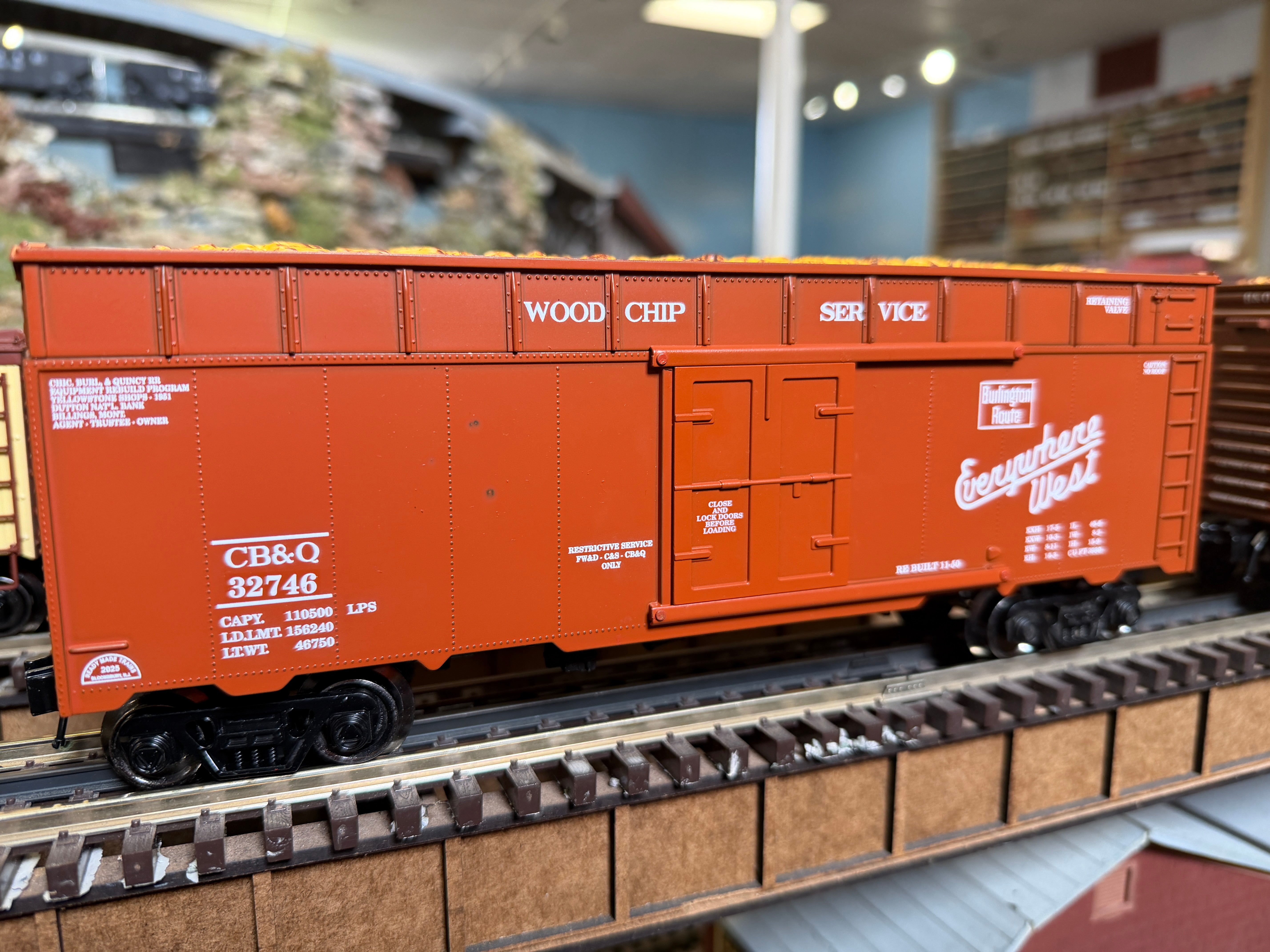 Ready Made Trains RMT-86499-104 - 40' Woodchip Car "Chicago, Burlington & Quincy" - Custom Run for MrMuffin'sTrains