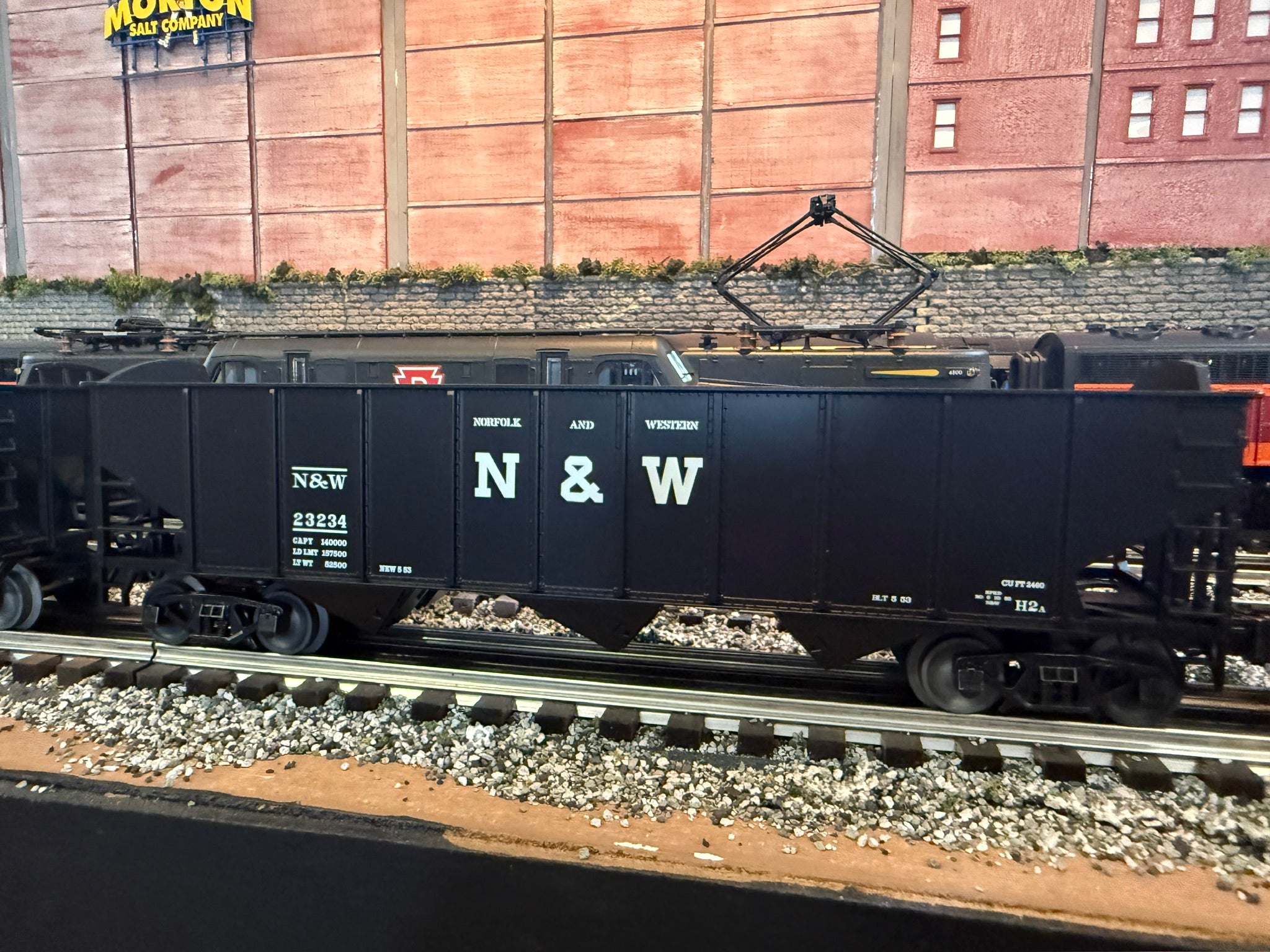 Lionel 2522050H - King Coal Freight Set "Norfolk & Western" - Hopper Cars (12) and Caboose Only