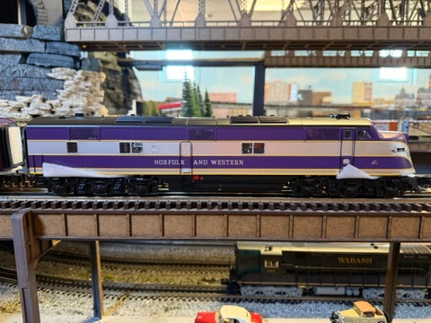 Atlas O 30138654 - Premier - E6 A Unit Diesel Locomotive "Norfolk & Western" #512
