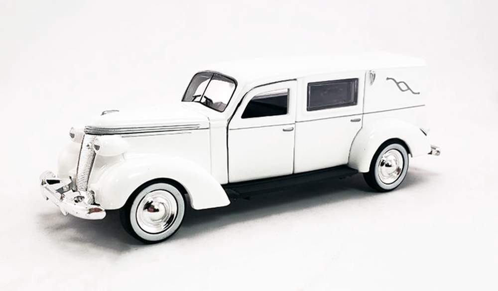 American Heritage Models - 1937 Studebaker Hearse (White) - 1/43 Scale