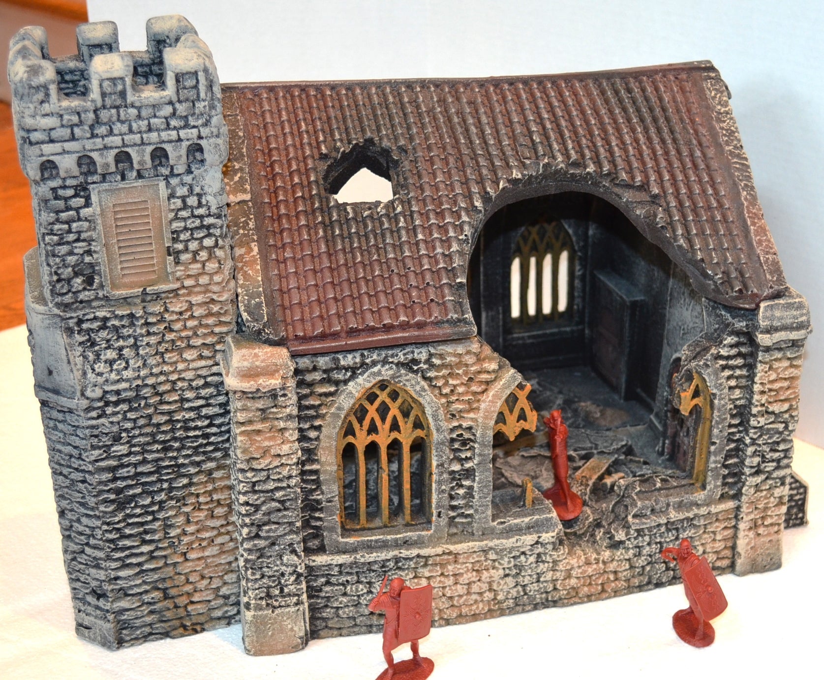 ATHERTON SCENICS PAINTED MEDIEVAL BATTLE DAMAGED STONE CHURCH WWII - 9948