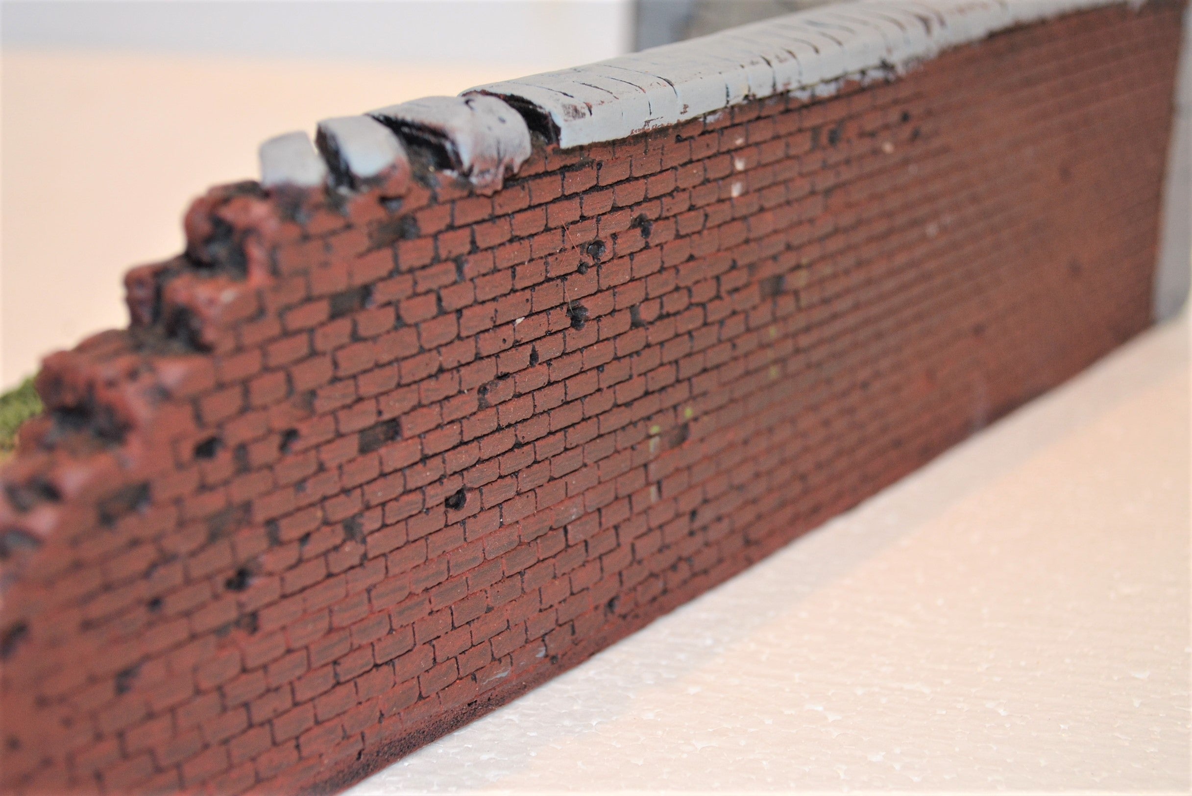 Atherton Scenics 9912 - WWII - Corner Brick Wall w/ Logs & Debris