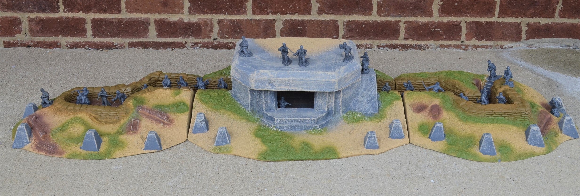 ATHERTON SCENICS PAINTED D-DAY GERMAN BEACH BUNKER - 9909-BBC