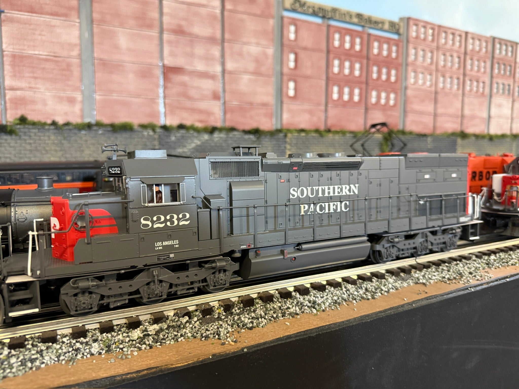 Lionel 2533841 - Legacy SD40T-2 Diesel Locomotive "Southern Pacific" #8232