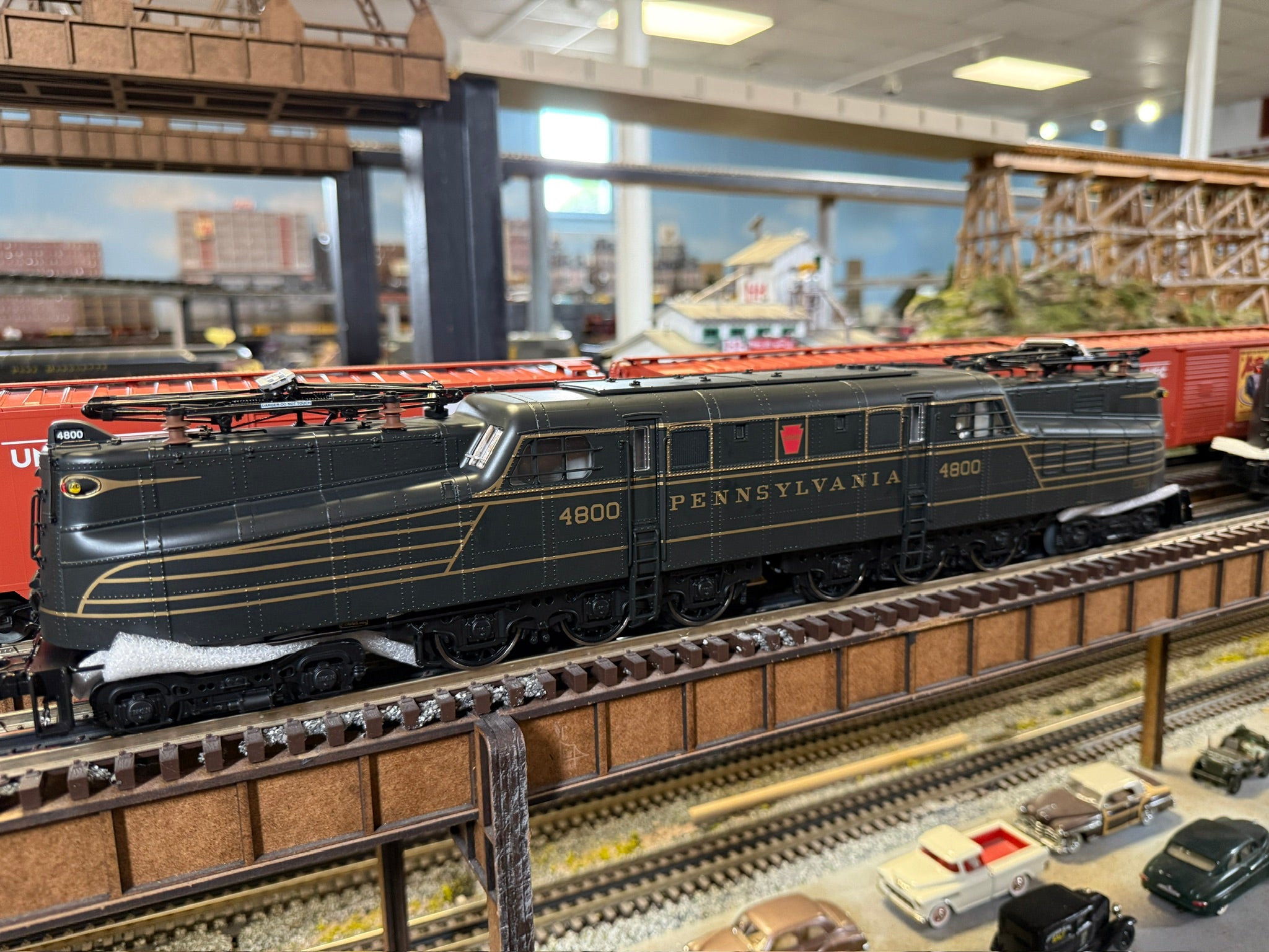 Lionel 2533070 - Vision Line GG1 Electric Engine "Pennsylvania" #4800