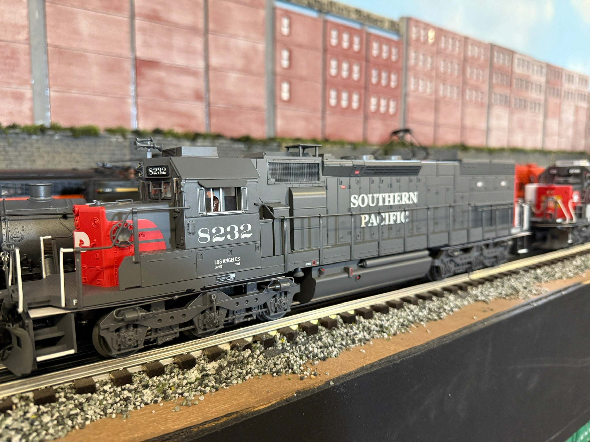Lionel 2533842 - Legacy SD40T-2 Diesel Locomotive "Southern Pacific" #8236