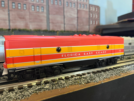 Lionel 2534079 - LionChief - F3B Diesel Locomotive "Florida East Coast" #551 - Powered