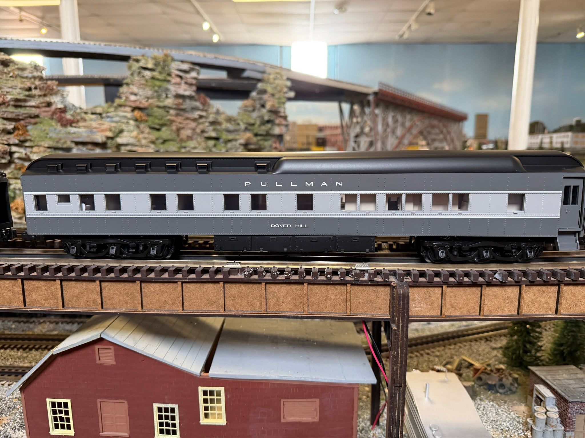 Lionel 2527540 - 18" SleeperSounds "Pullman" #Dover Hill (Grey)