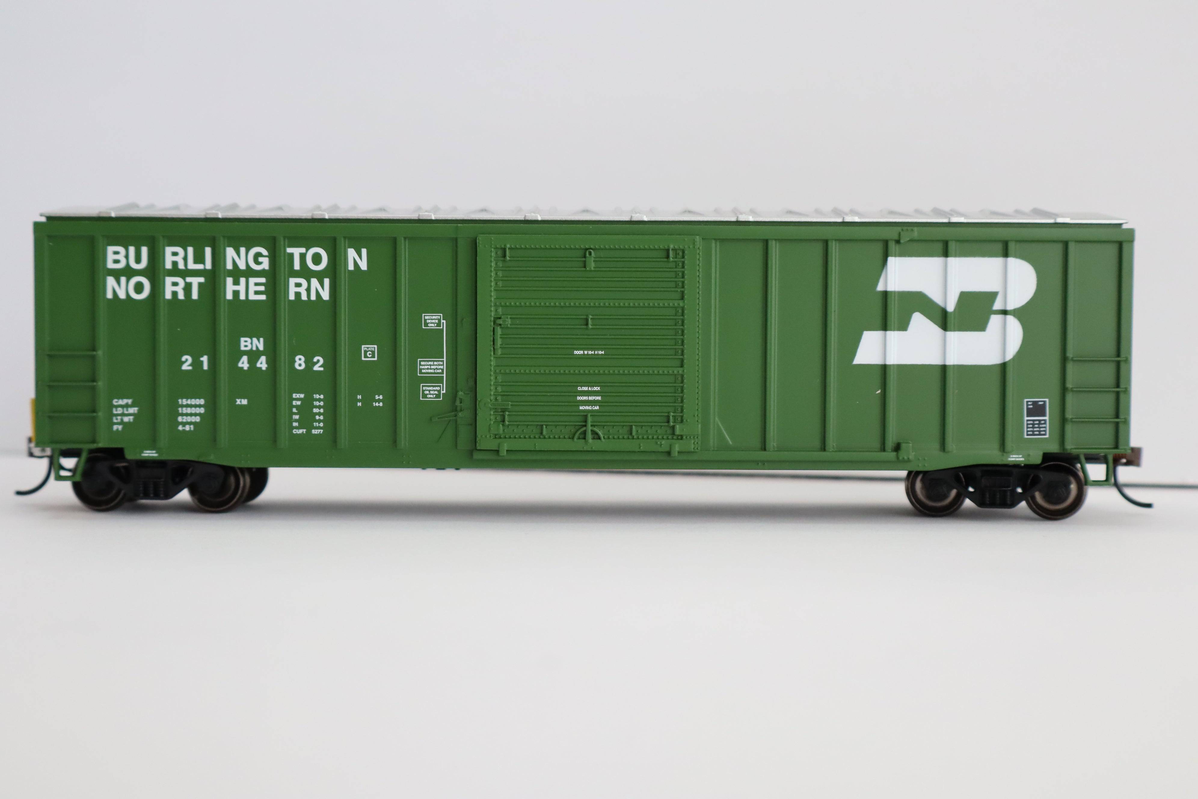 Bachmann HO 14902 - ACF 50'6" Outside-Braced Boxcar w/Flashing End-Of-Train Device "Burlington Northern" #214482 (Cascade Green, White)