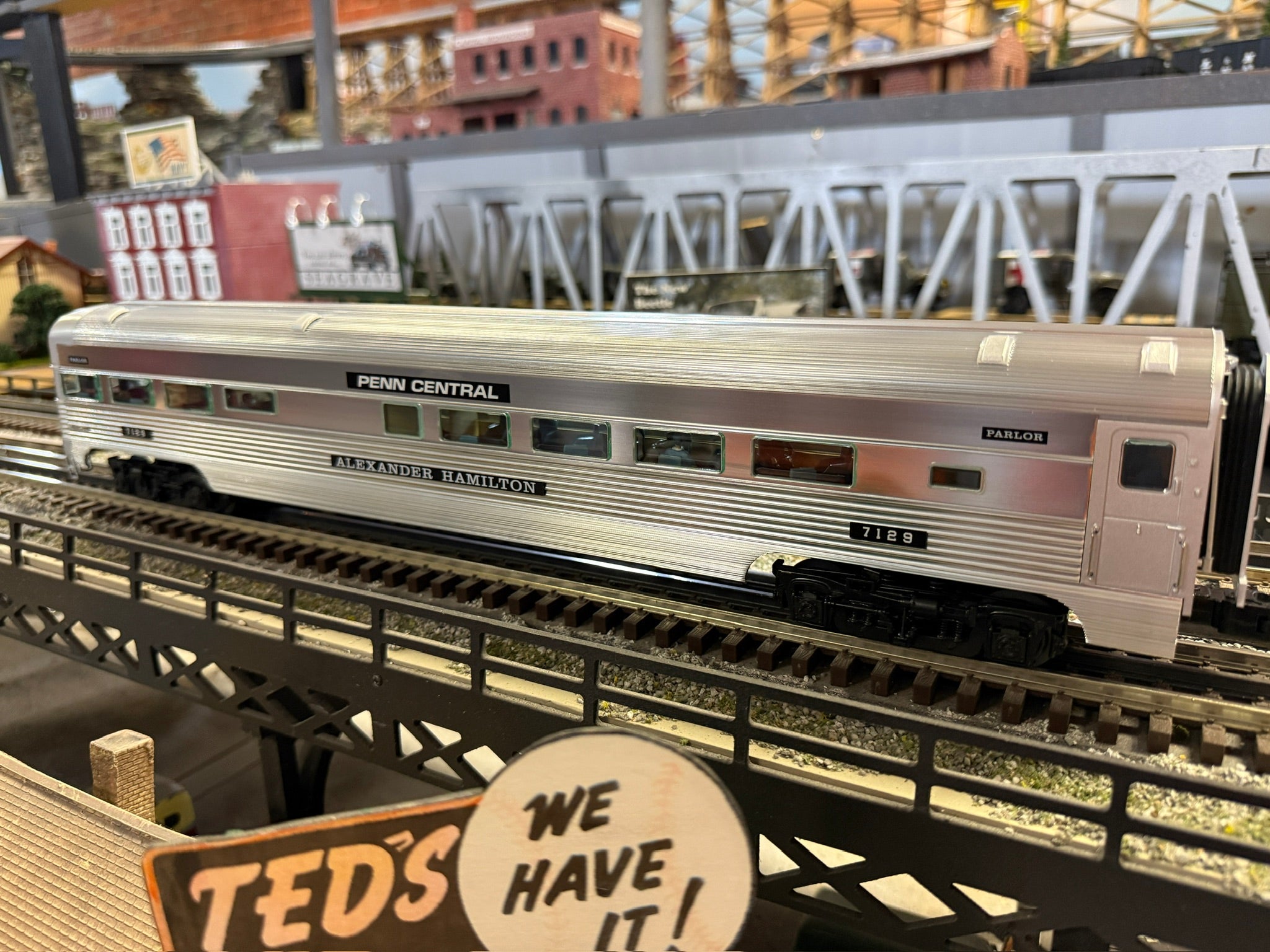 Lionel 2527130 - 18" Aluminum Passenger Car Set "Penn Central" (4-Car) Congressional