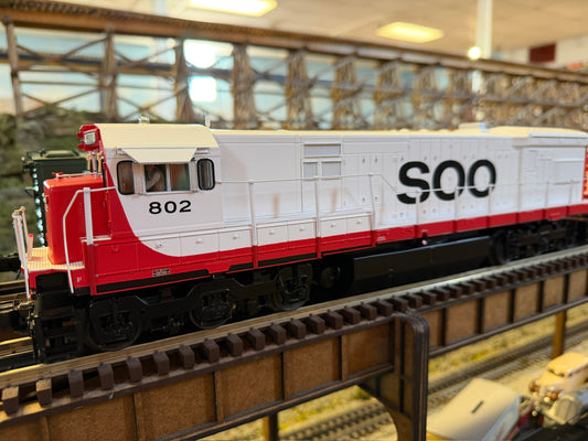 Atlas O 30138506 - Premier - U30C Diesel Locomotive "SOO Line" #802 - MrMuffin'sTrains
