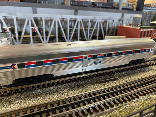 Lionel 2527180 - 18" Aluminum Stationsounds Diner Car "Amtrak" Phase I