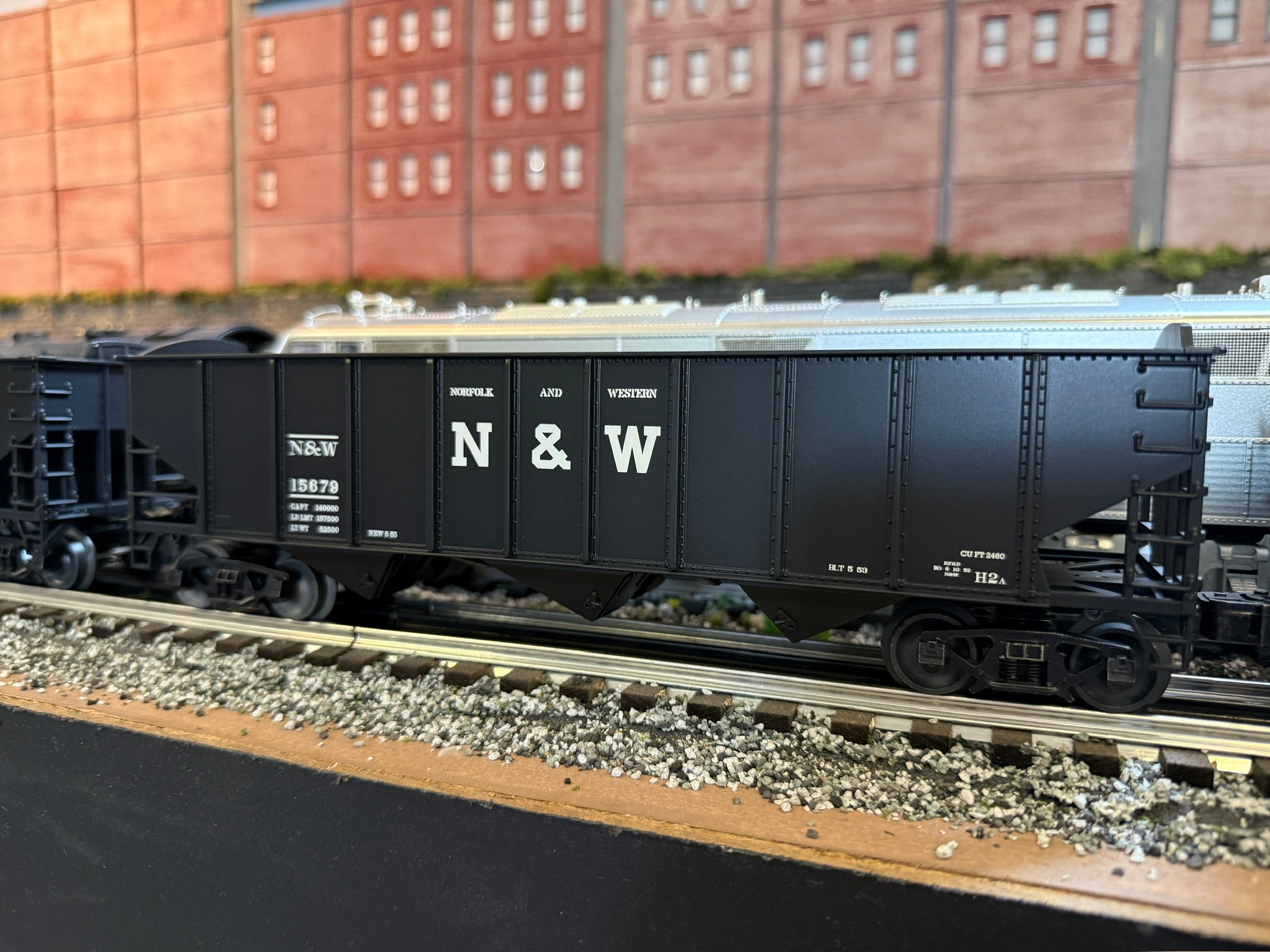 Lionel 2522050H - King Coal Freight Set "Norfolk & Western" - Hopper Cars (12) and Caboose Only