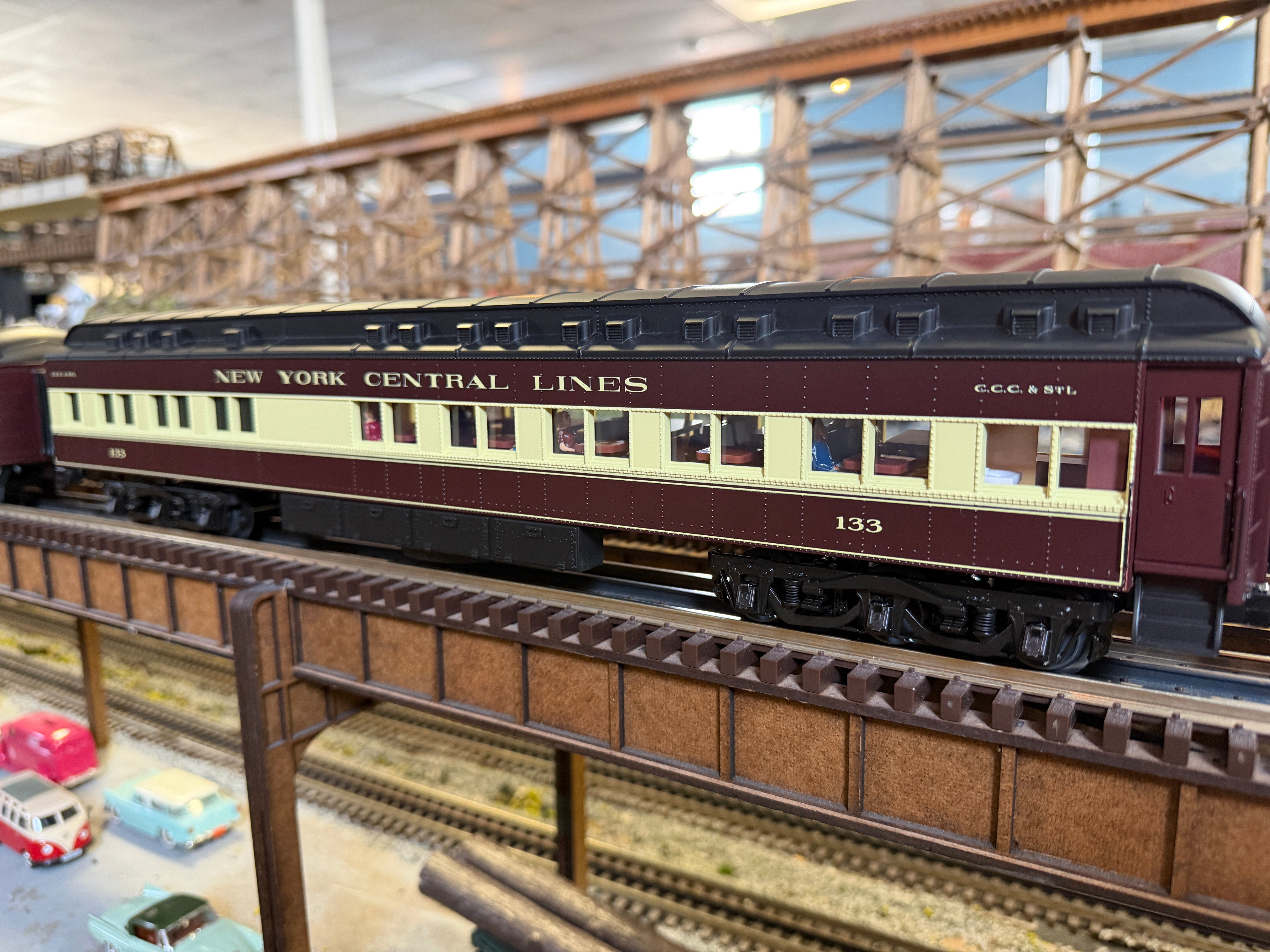 Lionel 2527570 - Niagara Falls 18" Passenger Car "New York Central" (2-Car) Set B