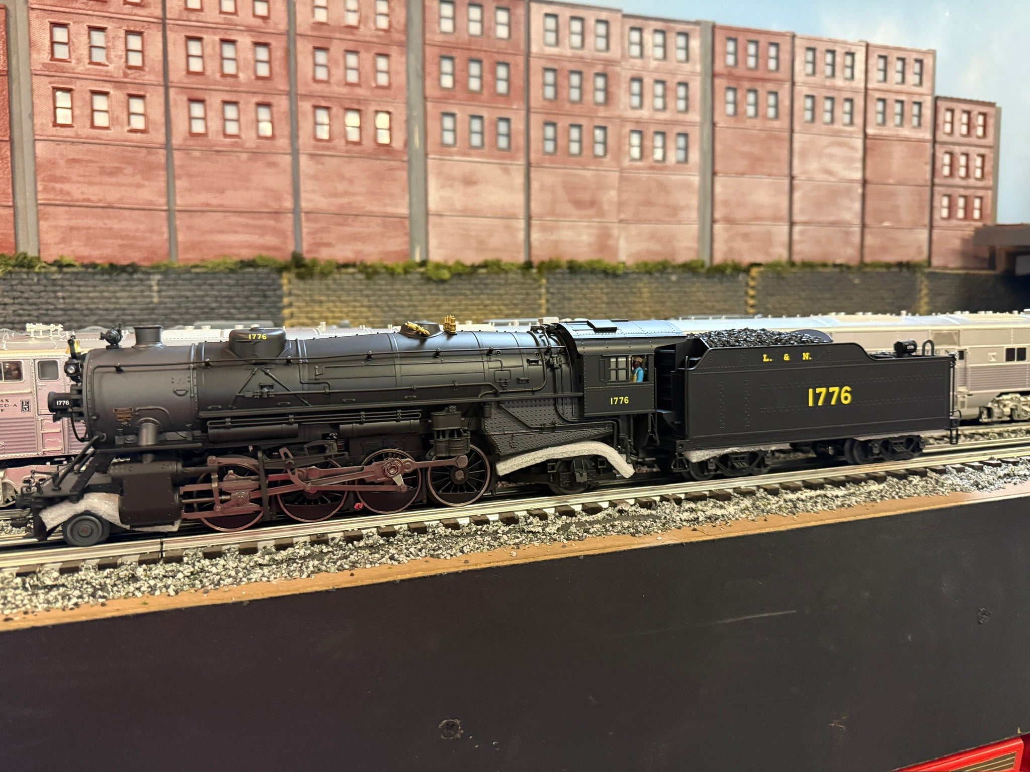 Lionel 2531100 - Legacy USRA Heavy Mikado Steam Locomotive "Louisville & Nashville" #1776