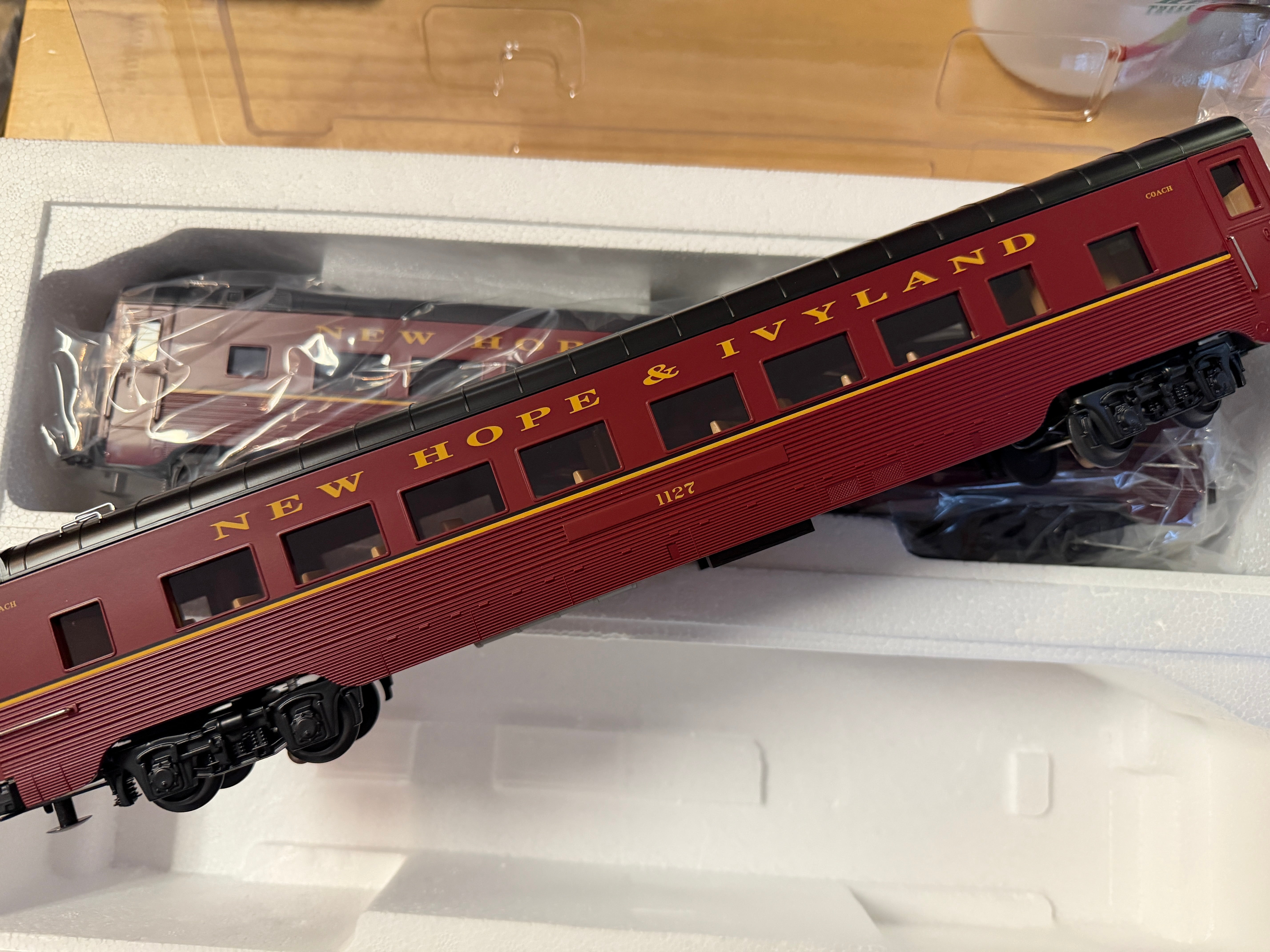 MTH 30-68281 - 60’ Streamlined Passenger Set "New Hope & Ivyland" 4-Car)