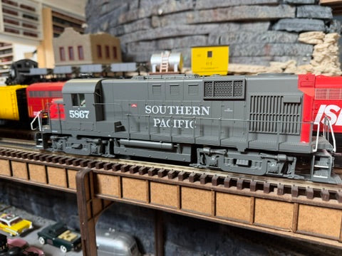 MTH 20-22065-1 - Premier - RS-11 Low Hood Diesel Engine "Southern Pacific" #5867 w/ PS3