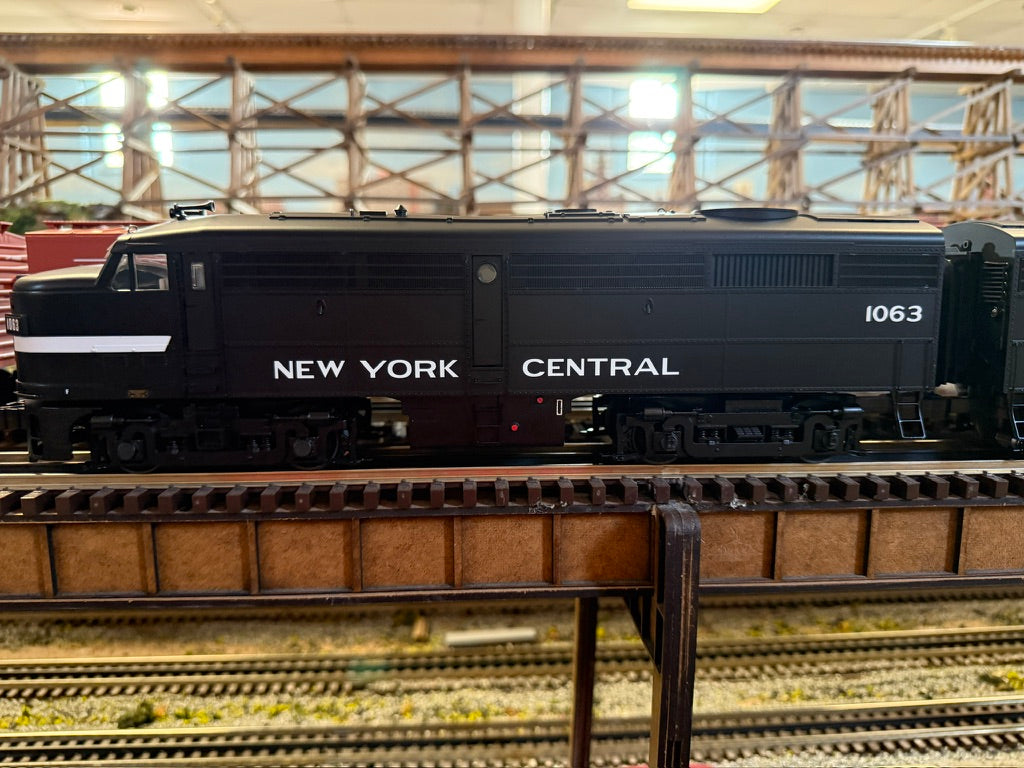 Lionel 2533971 - Legacy FA-2 AA Diesel Set "New York Central" #1062/1063 (Cigar Band) - Custom Run for MrMuffin'sTrains