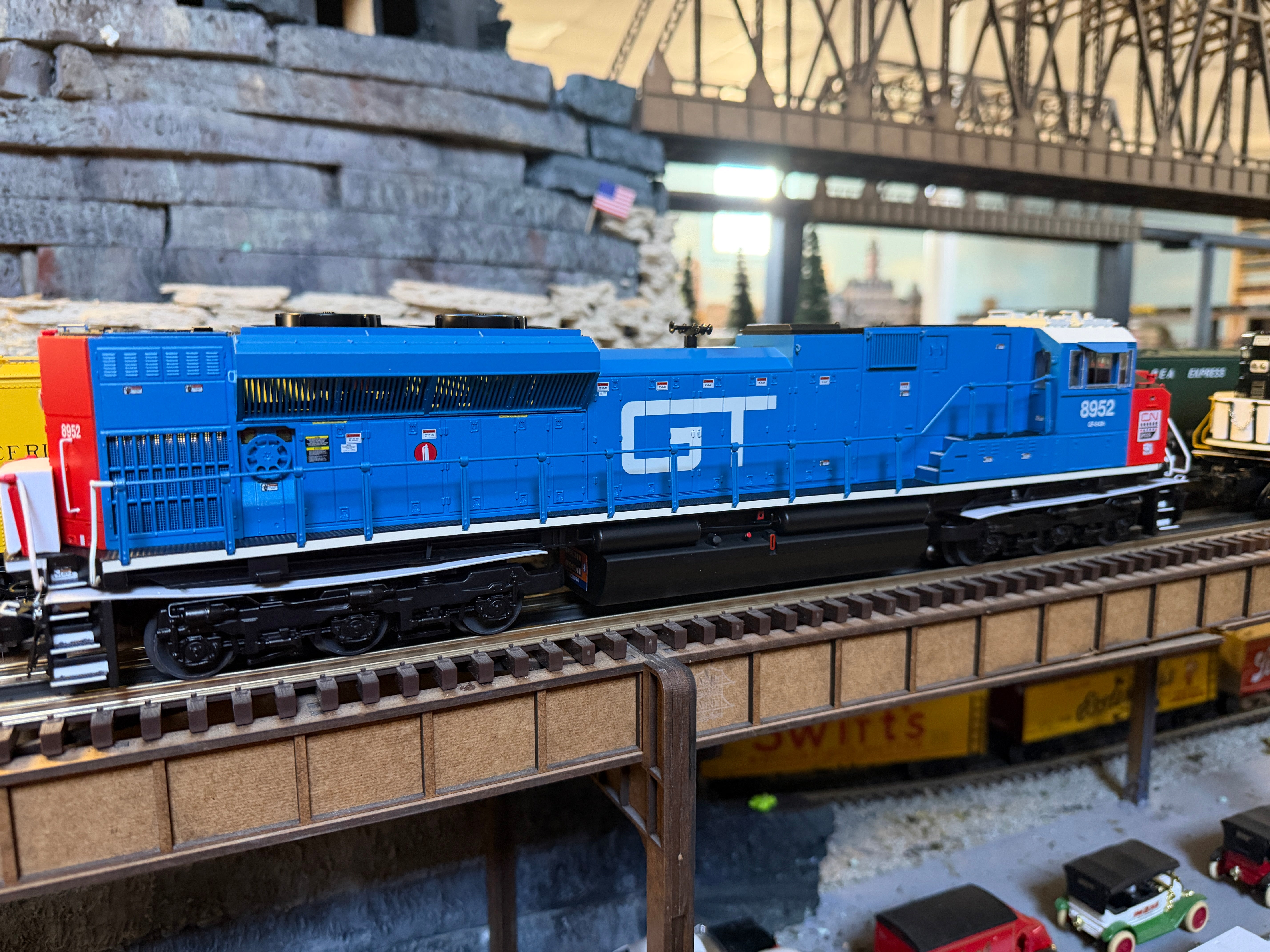 Lionel 2533171 - Legacy SD70M-2 Diesel Locomotive "Grand Trunk" #8952
