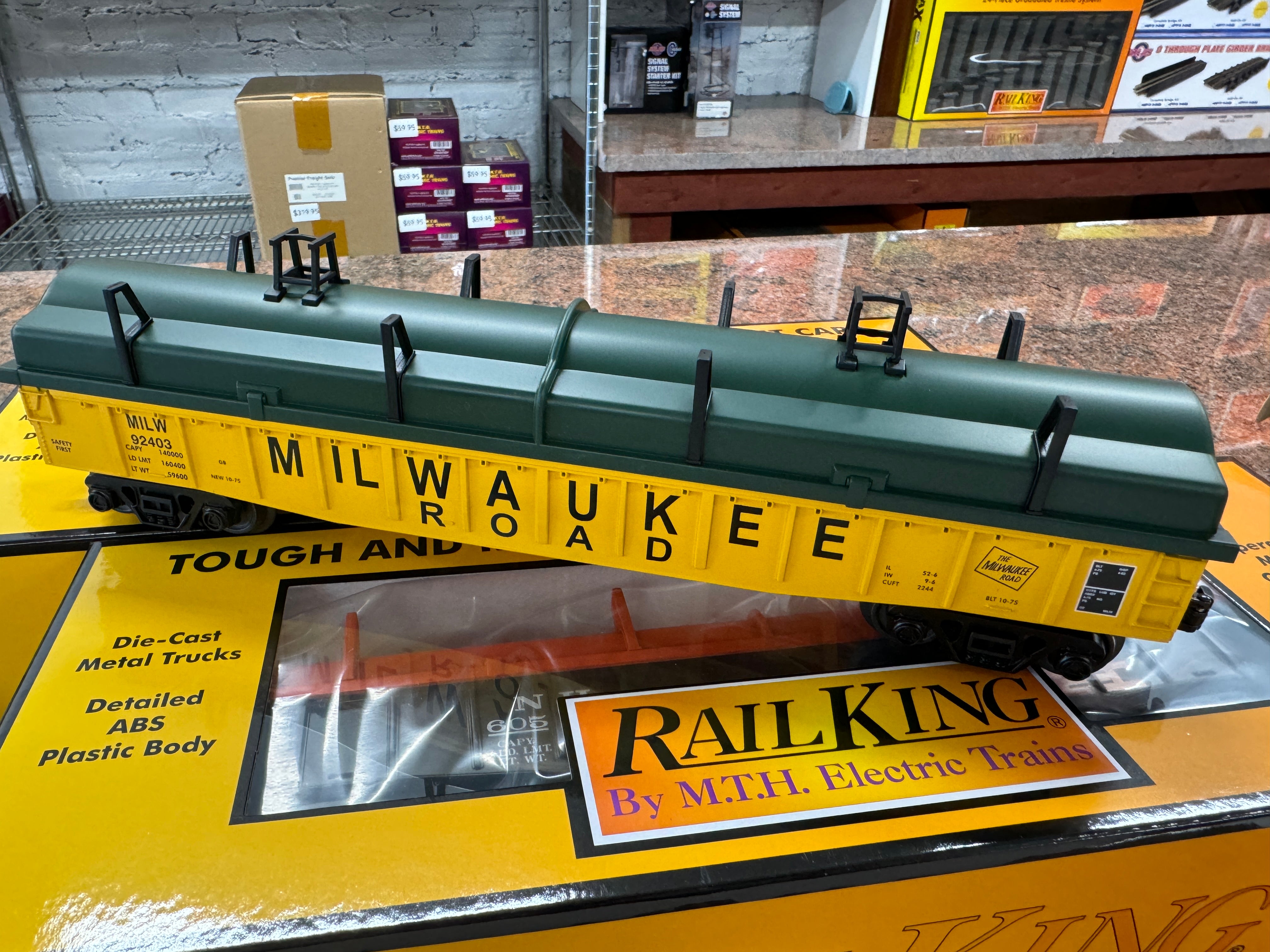 MTH 30-72237 - Gondola Car "Milwaukee Road" #92403 w/ Cover