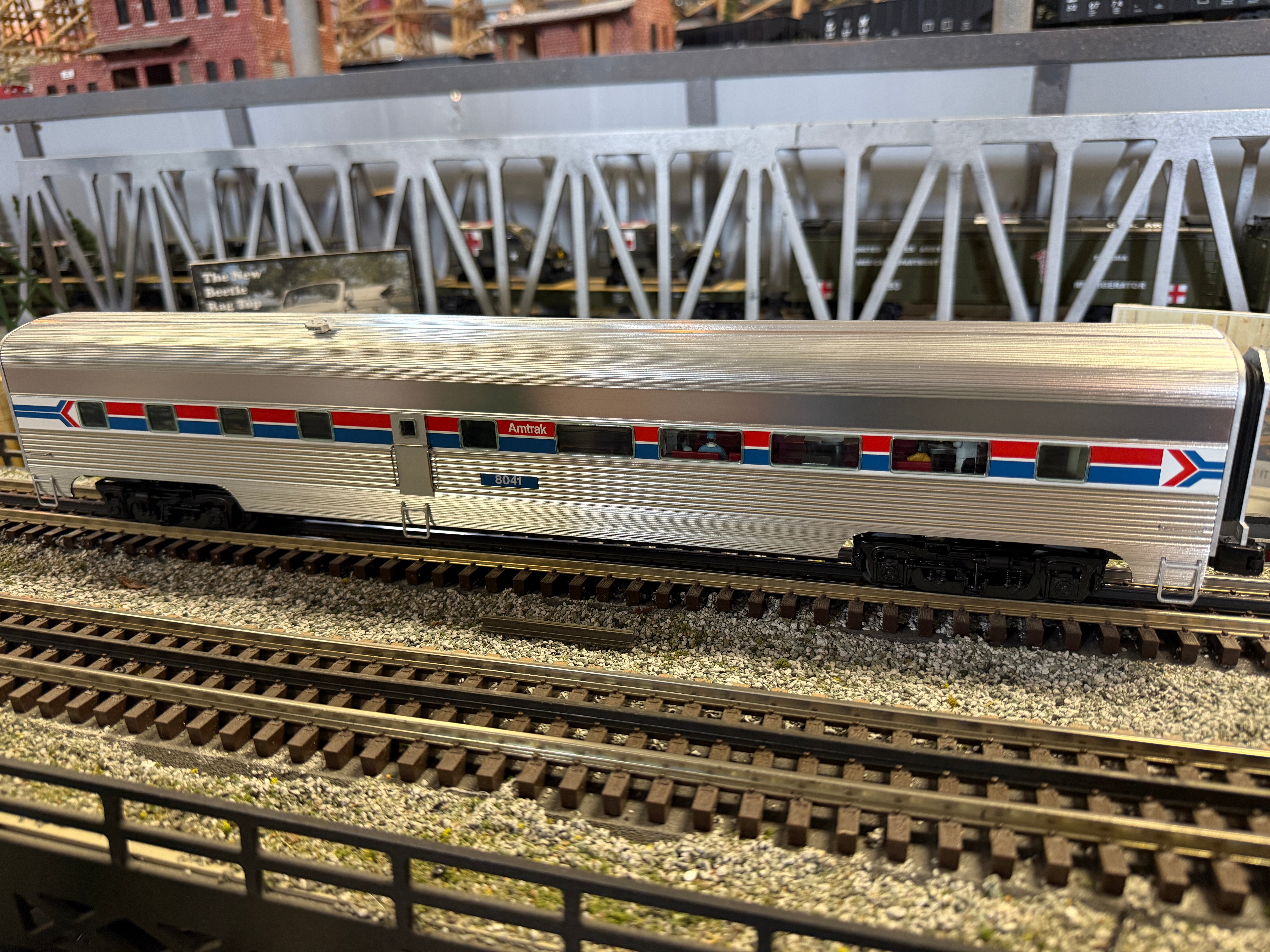 Lionel 2527180 - 18" Aluminum Stationsounds Diner Car "Amtrak" Phase I