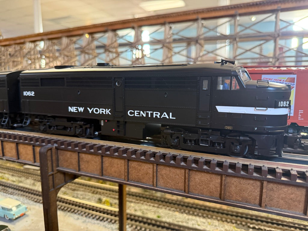 Lionel 2533971 - Legacy FA-2 AA Diesel Set "New York Central" #1062/1063 (Cigar Band) - Custom Run for MrMuffin'sTrains