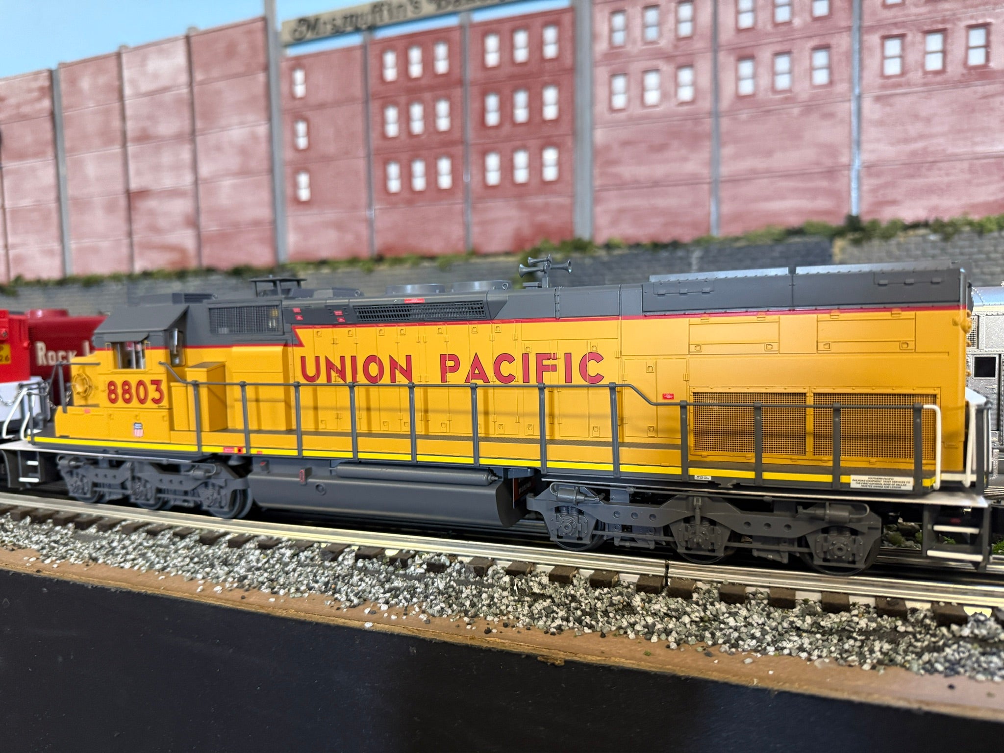 Lionel 2533852 - Legacy SD40T-2 Diesel Locomotive "Union Pacific" #8803