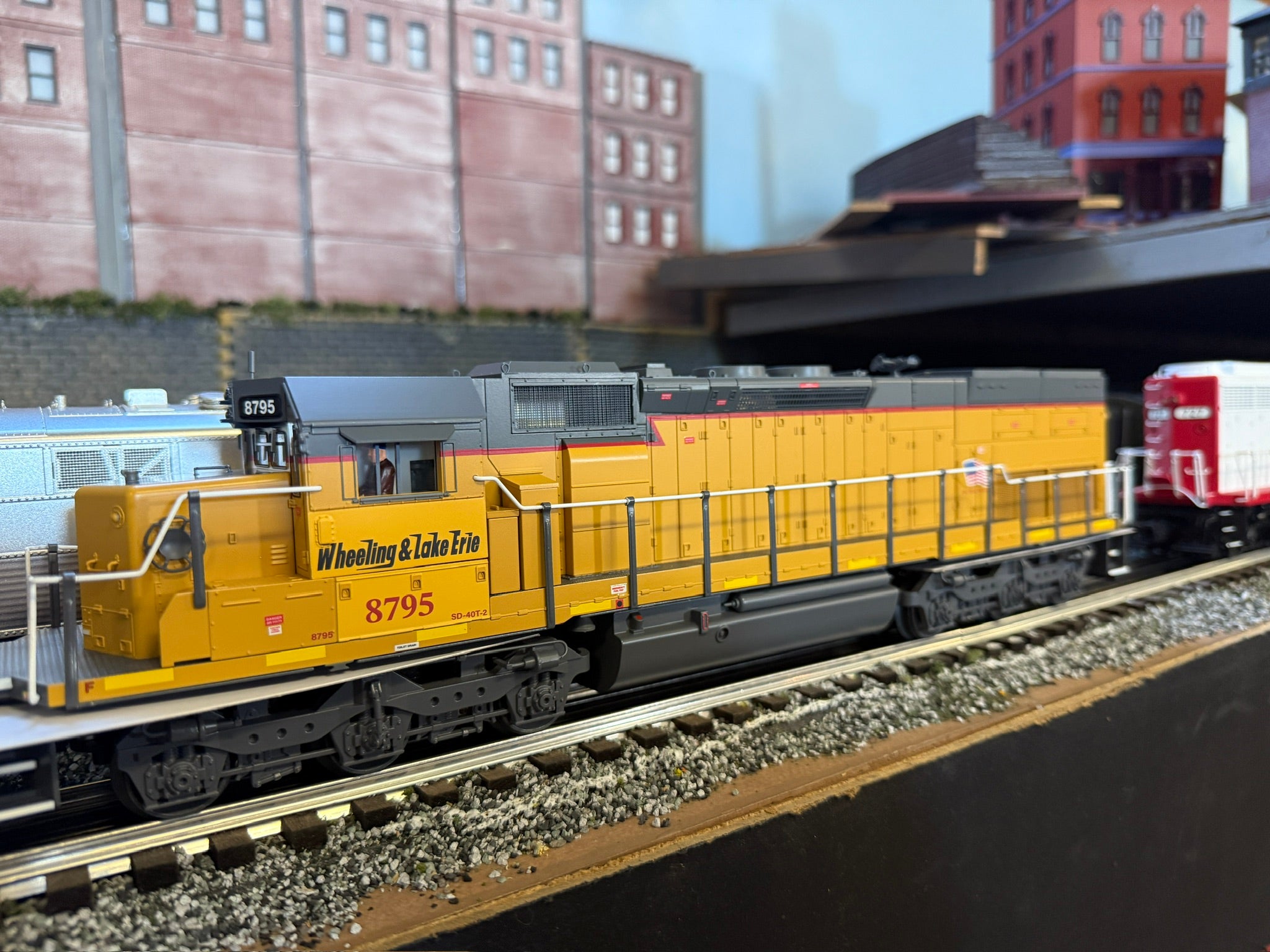 Lionel 2533862 - Legacy SD40T-2 Diesel Locomotive "Wheeling & Lake Erie" #8795