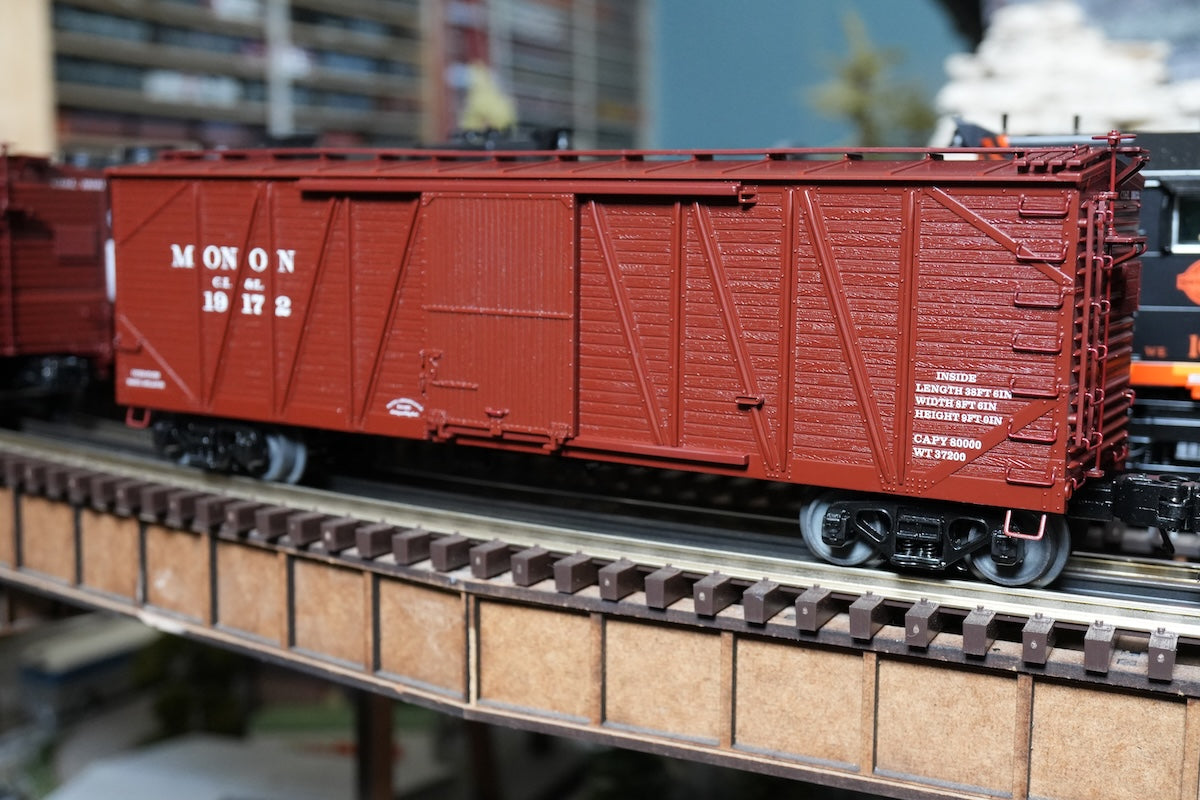 MTH 20-99459 - Premier - 40’ USRA Single Sheathed Box Car "Monon" #19172 - Custom Run for MrMuffin'sTrains