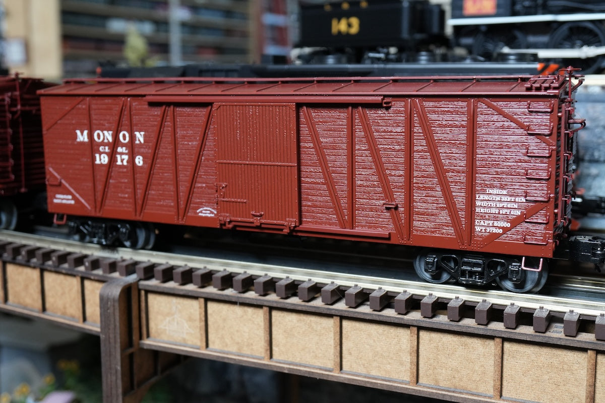MTH 20-99460 - Premier - 40’ USRA Single Sheathed Box Car "Monon" #19176 - Custom Run for MrMuffin'sTrains