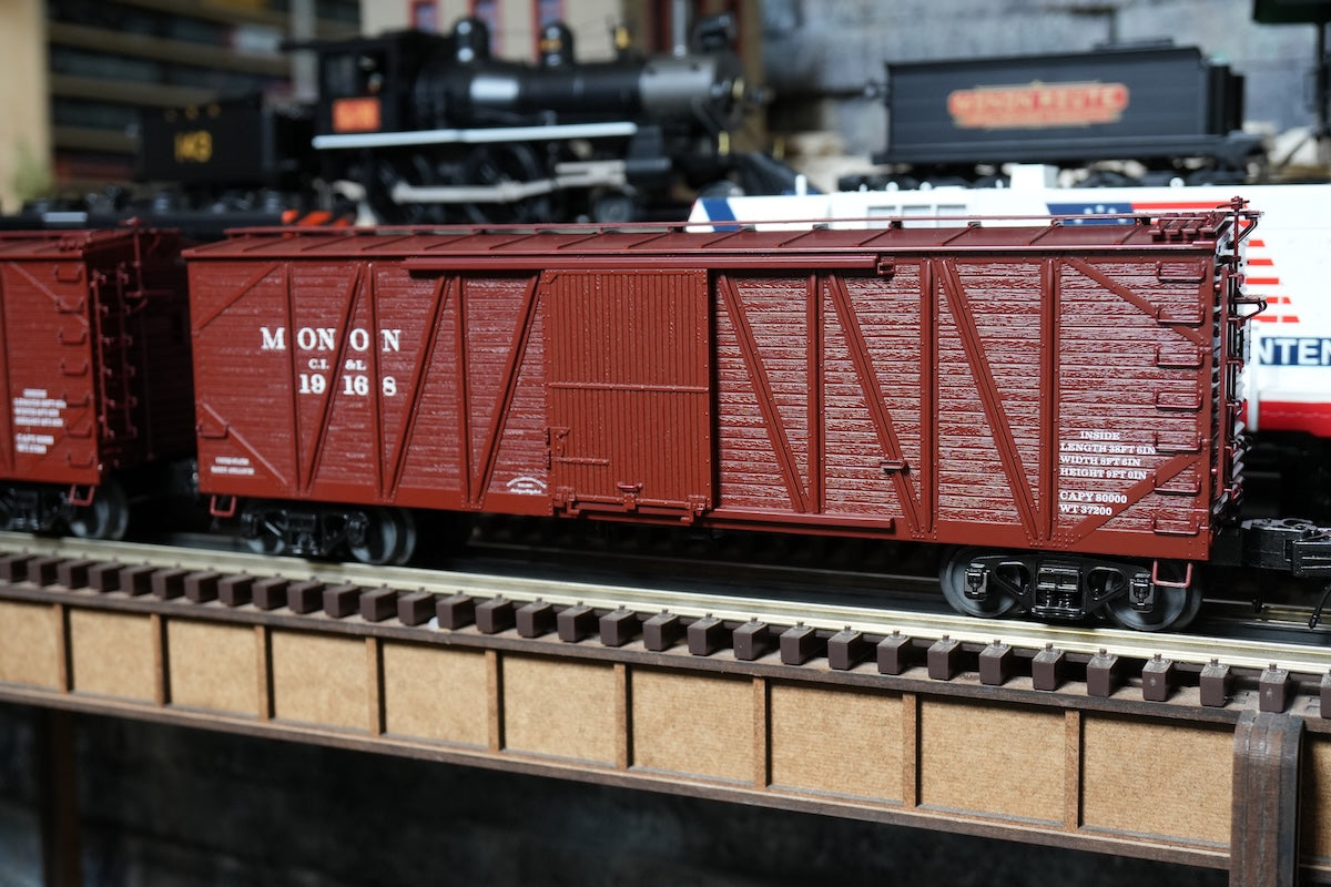 MTH 20-99458 - Premier - 40’ USRA Single Sheathed Box Car "Monon" #19168 - Custom Run for MrMuffin'sTrains