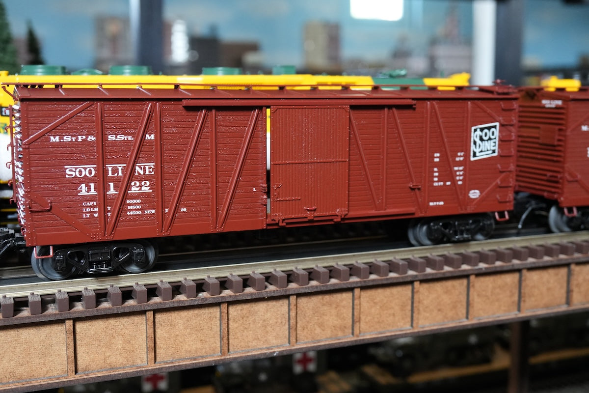 MTH 20-99464 - Premier - 40’ USRA Single Sheathed Box Car "SOO Line" #41122 - Custom Run for MrMuffin'sTrains