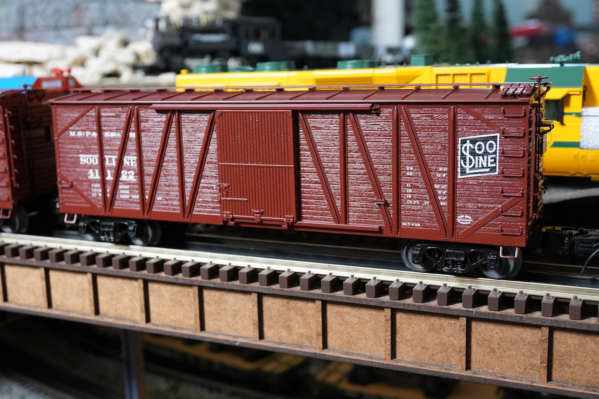 MTH 20-99464 - Premier - 40’ USRA Single Sheathed Box Car "SOO Line" #41122 - Custom Run for MrMuffin'sTrains
