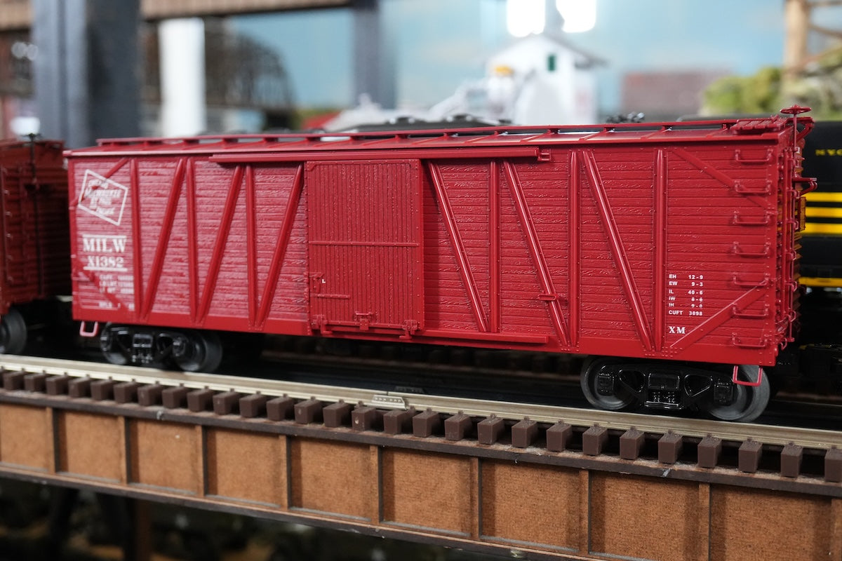 MTH 20-99454 - Premier - 40’ USRA Single Sheathed Box Car "Milwaukee Road"