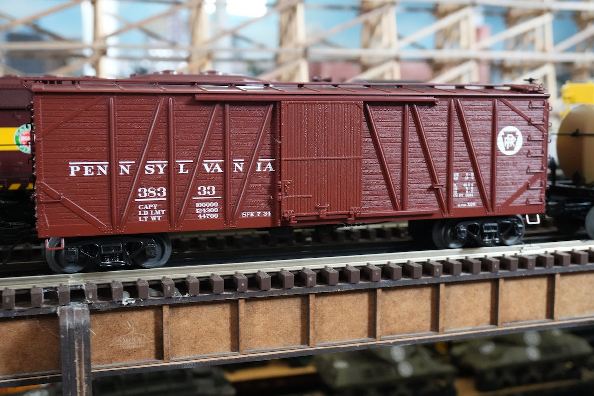 MTH 20-99455 - Premier - 40’ USRA Single Sheathed Box Car "Pennsylvania"