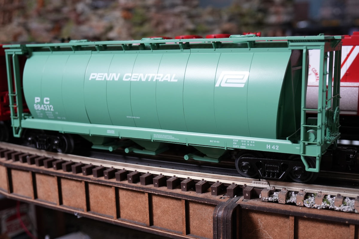 MTH 20-96871 - Premier - 3-Bay Cylindrical Hopper Car "Penn Central"